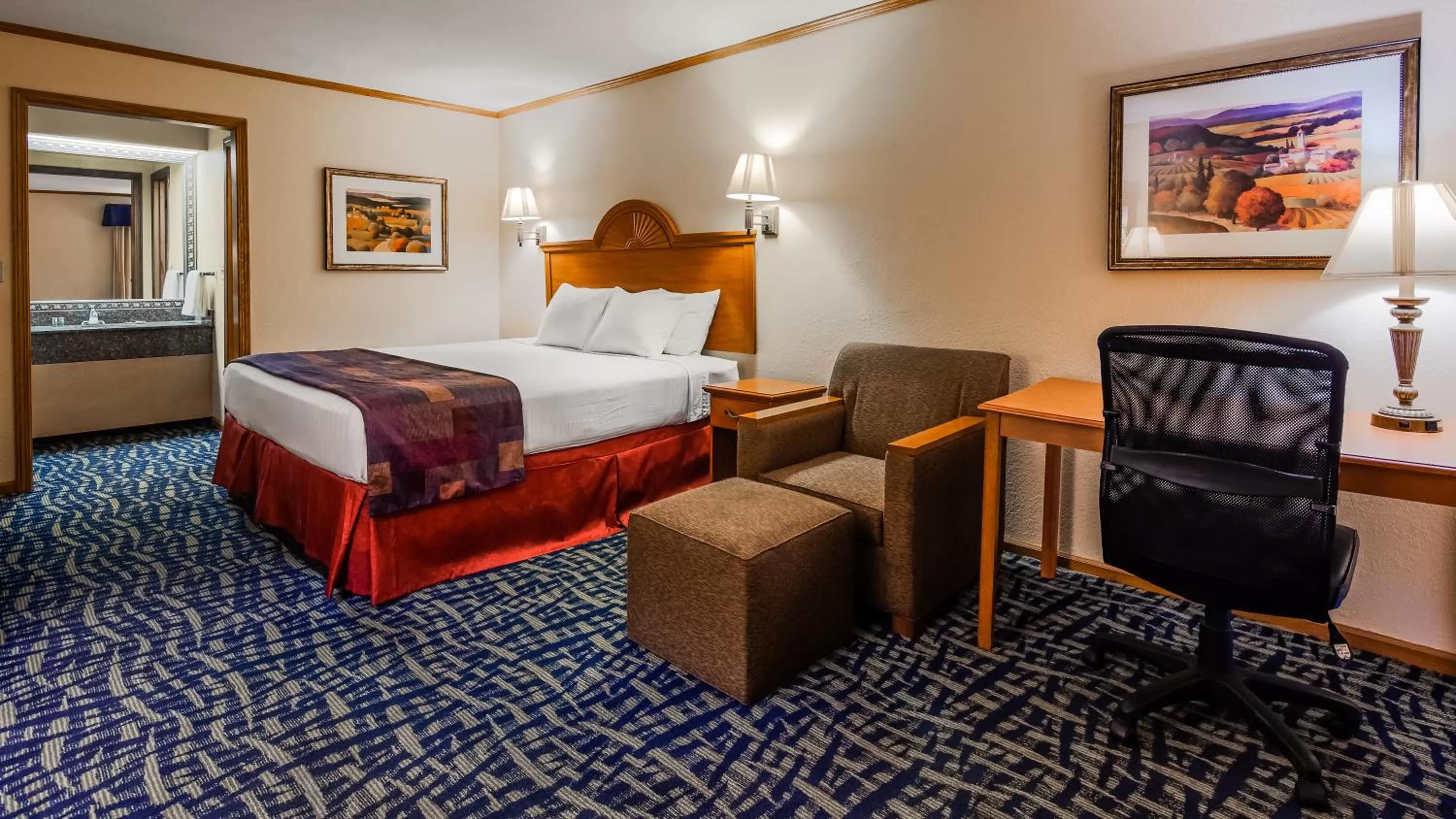 King Room - Non-Smoking in SureStay by Best Western Kansas City Country Inn North
