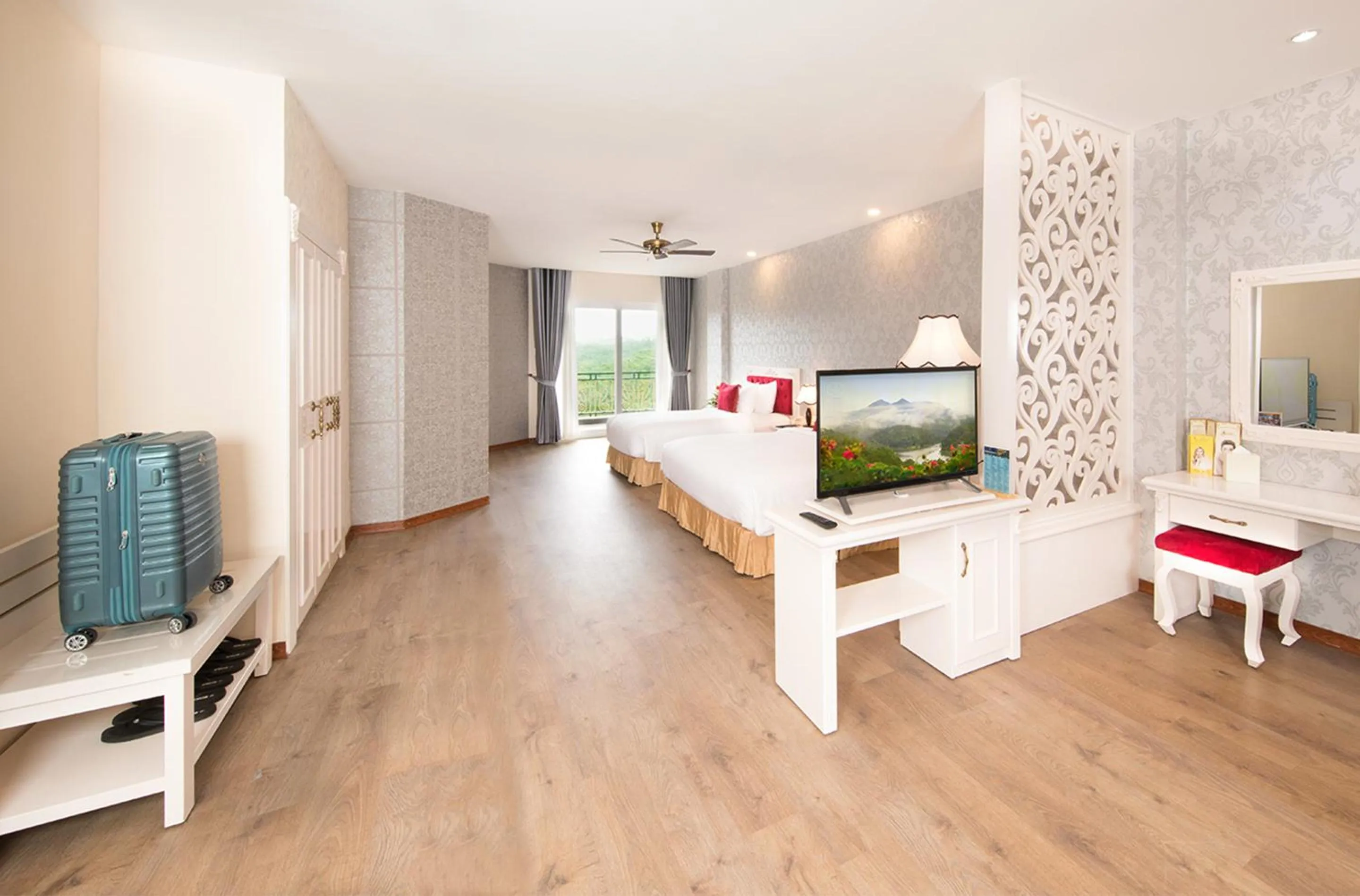 Bedroom, Bed in Ladalat Hotel