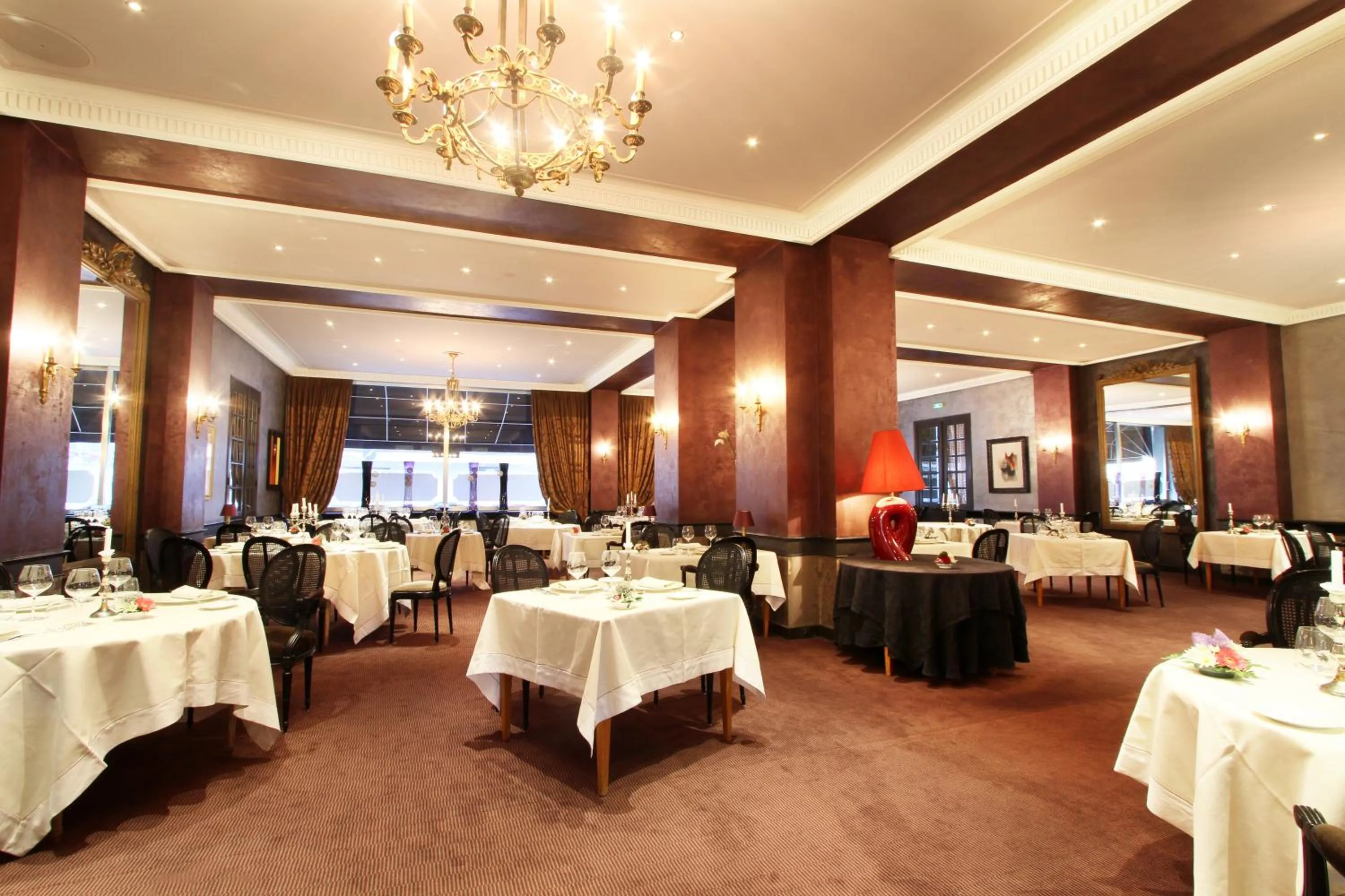 Restaurant/places to eat in Le Grand Hotel & Spa