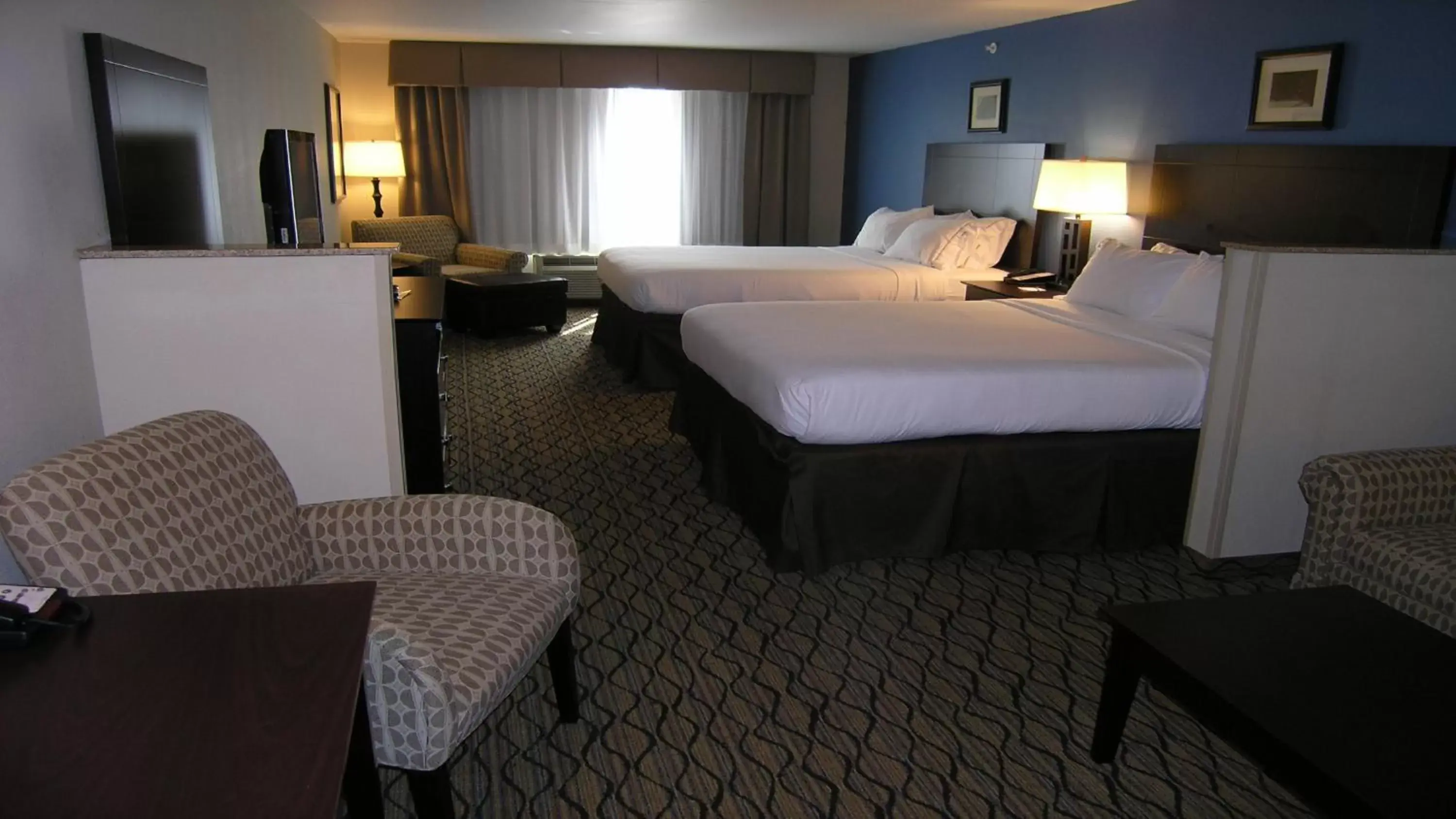 Queen Suite in Holiday Inn Express & Suites Belle Vernon, an IHG Hotel Queen Suite in Holiday Inn Express & Suites Belle Vernon, an IHG Hotel