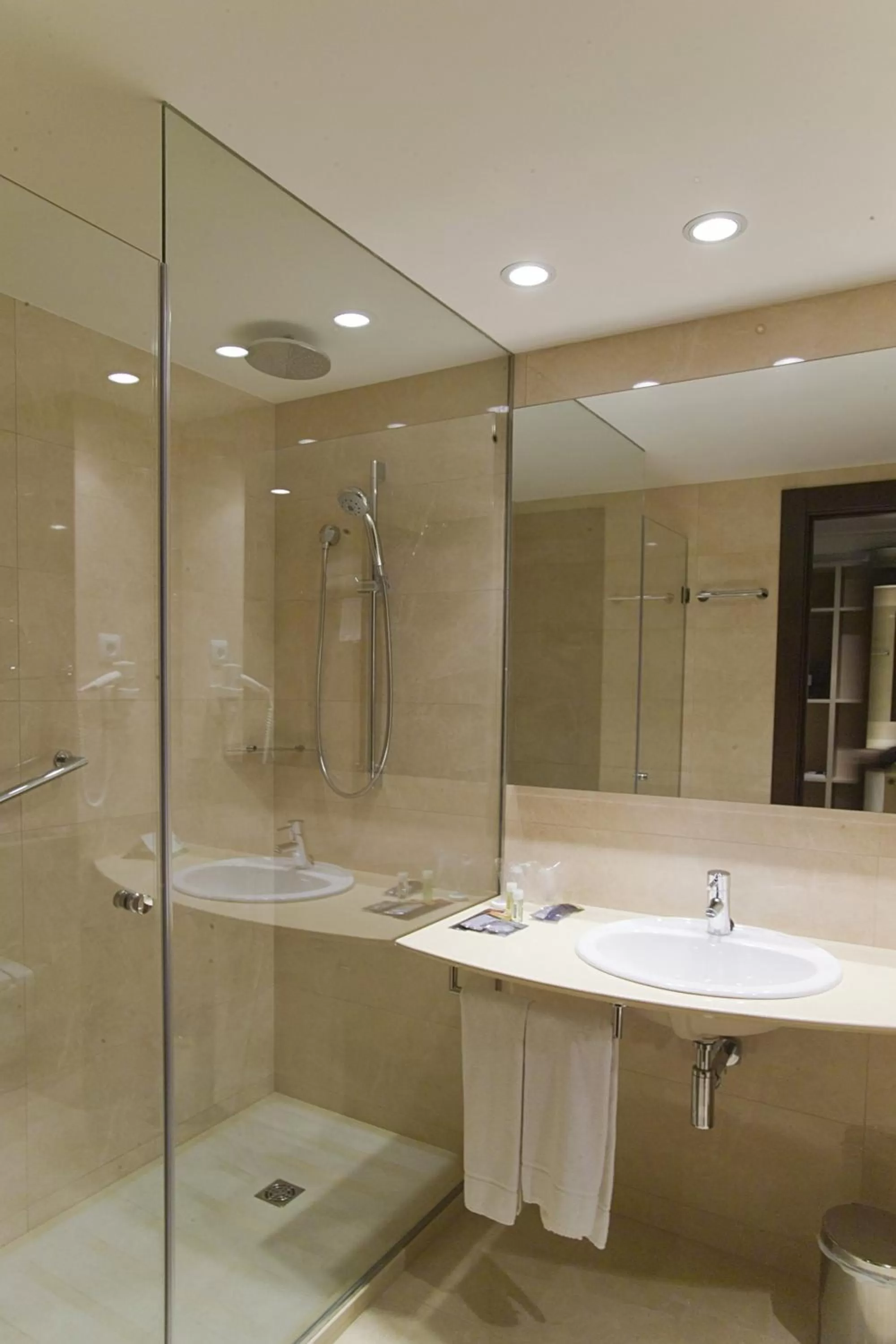 Standard Queen Room in Hotel Gran Ultonia