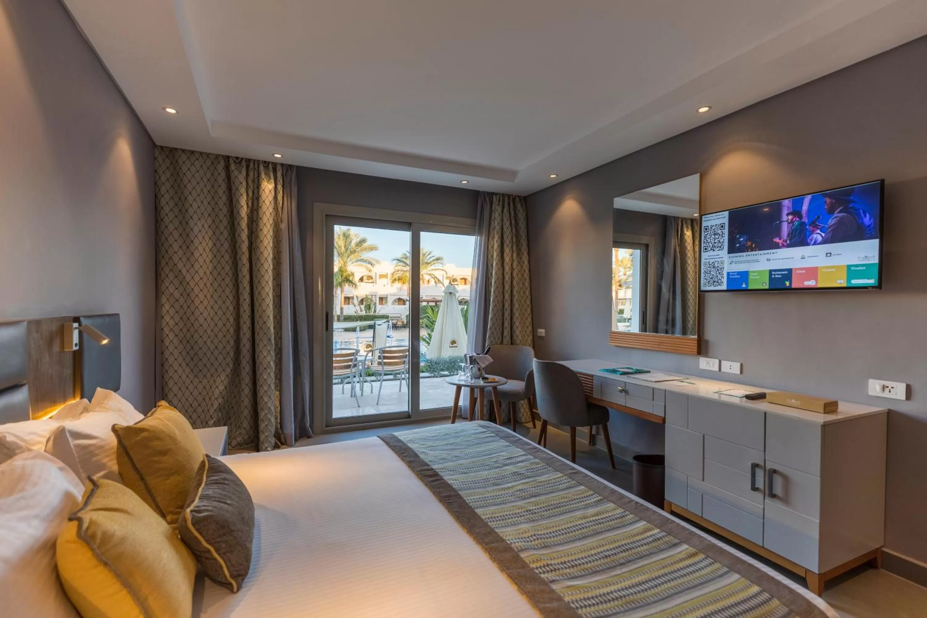 View (from property/room), Bed in Sunrise Diamond Beach Resort -Grand Select