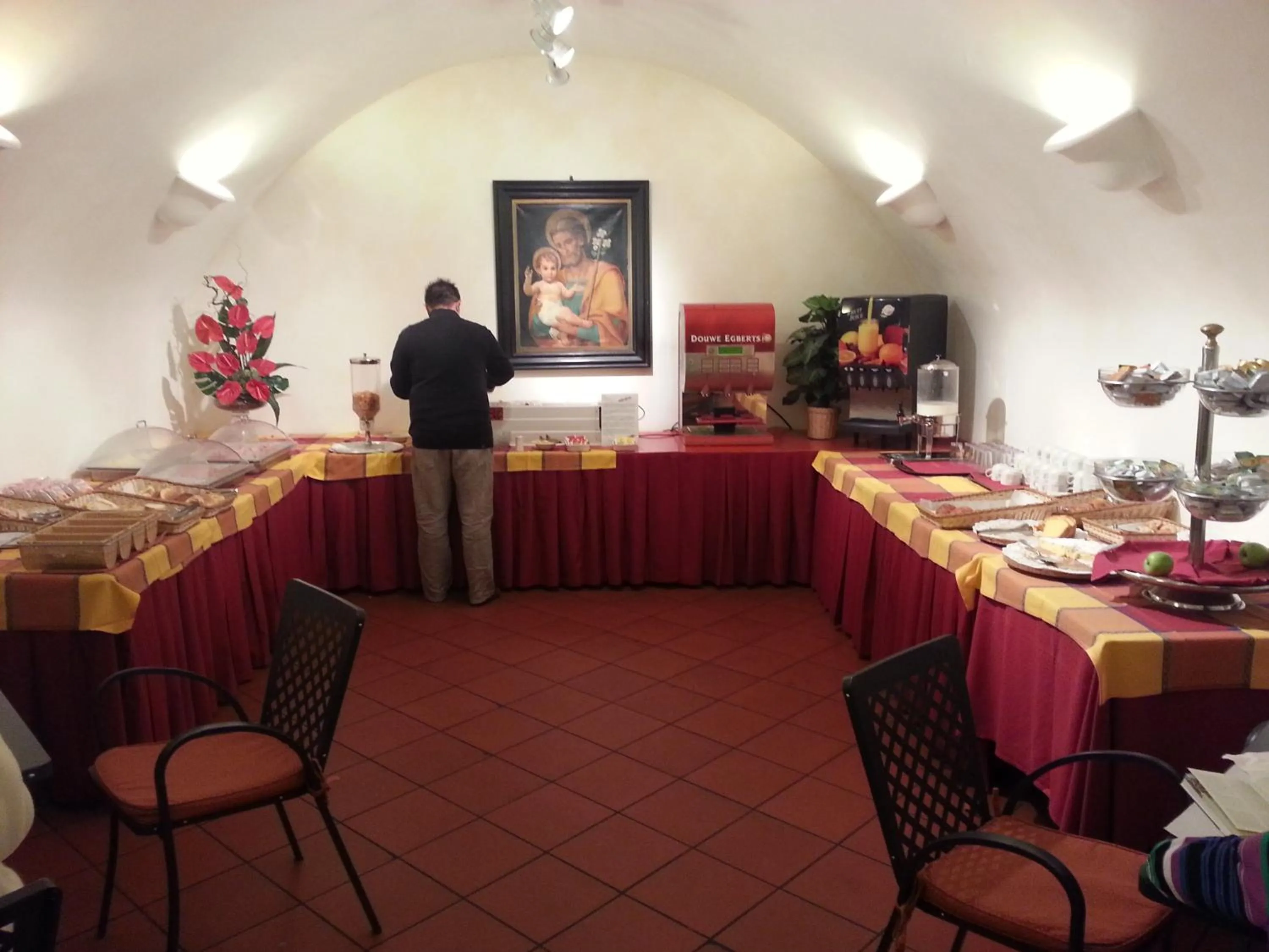 Restaurant/places to eat in Domus Sessoriana