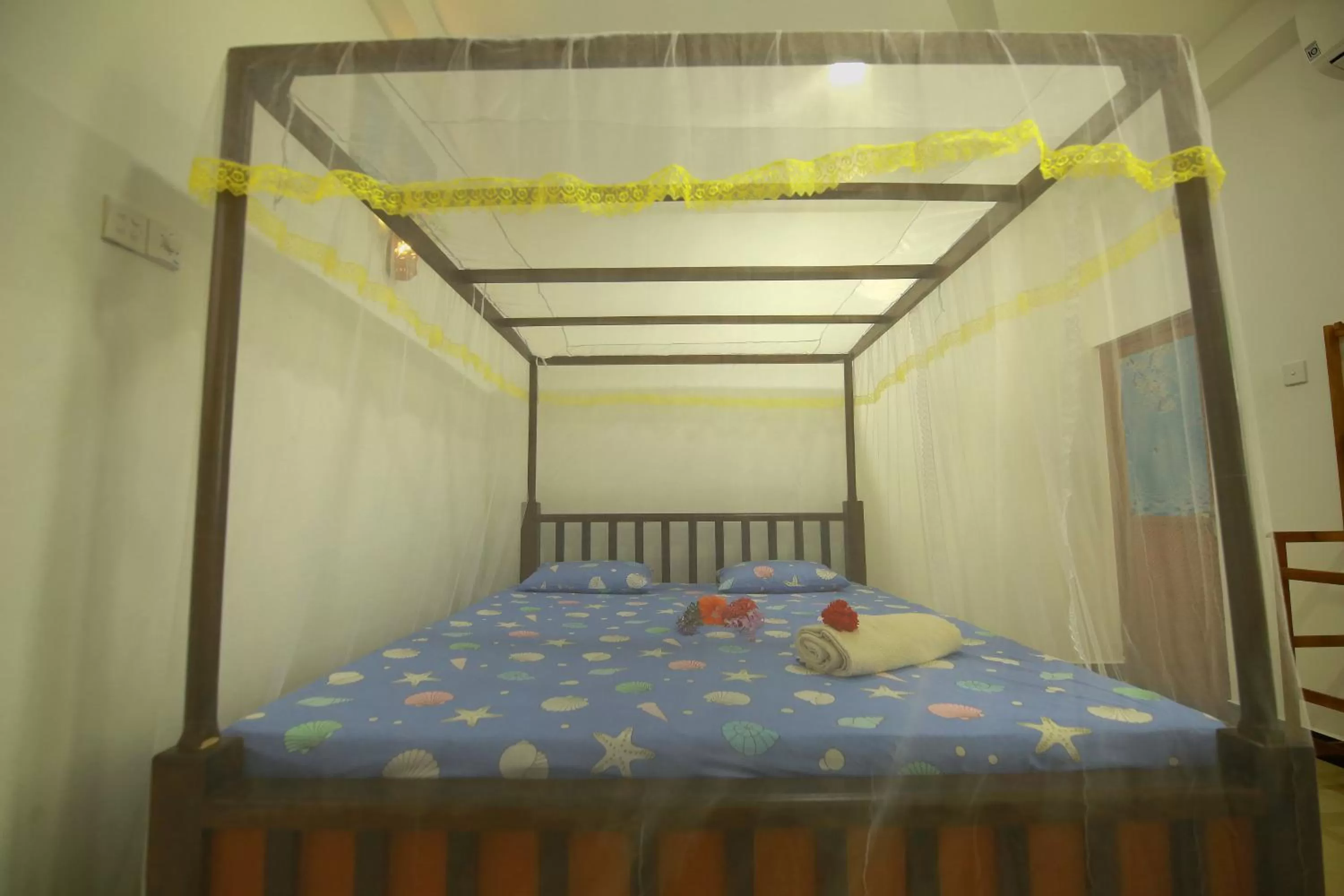 Photo of the whole room, Bed in New Ocean Vibes