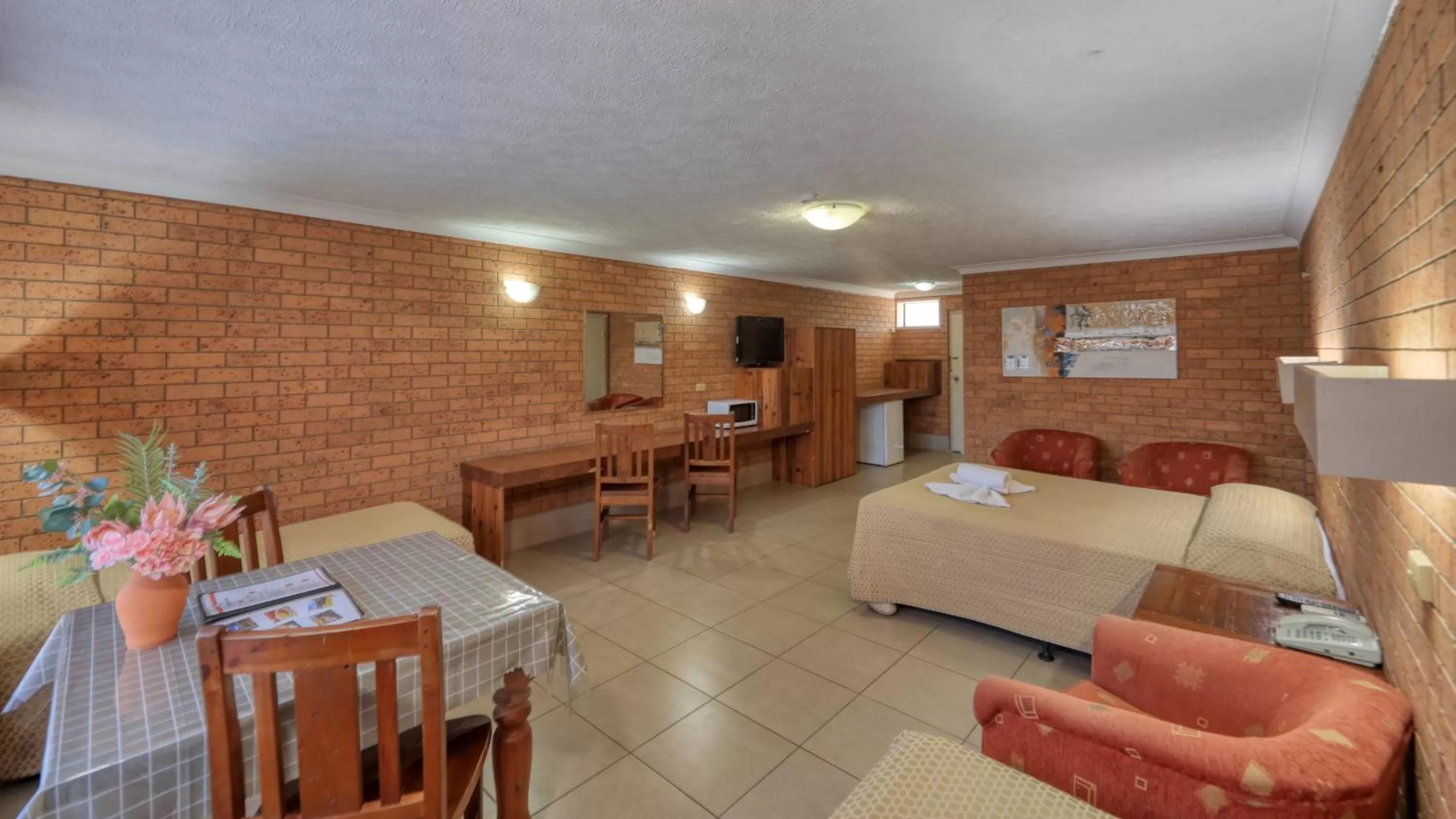 Living room in James Street Motor Inn