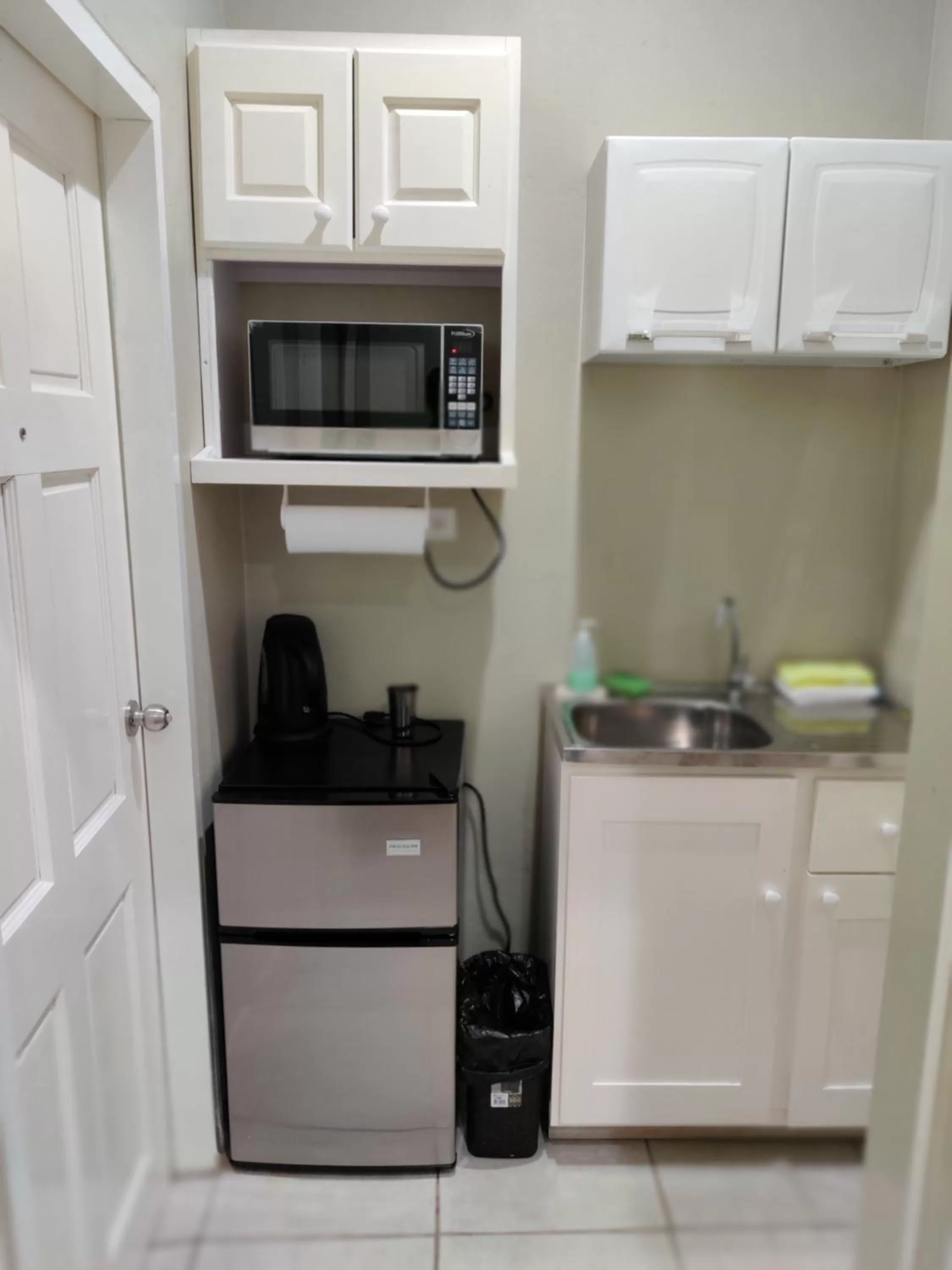 Kitchen or kitchenette in Woodbrook on the Avenue