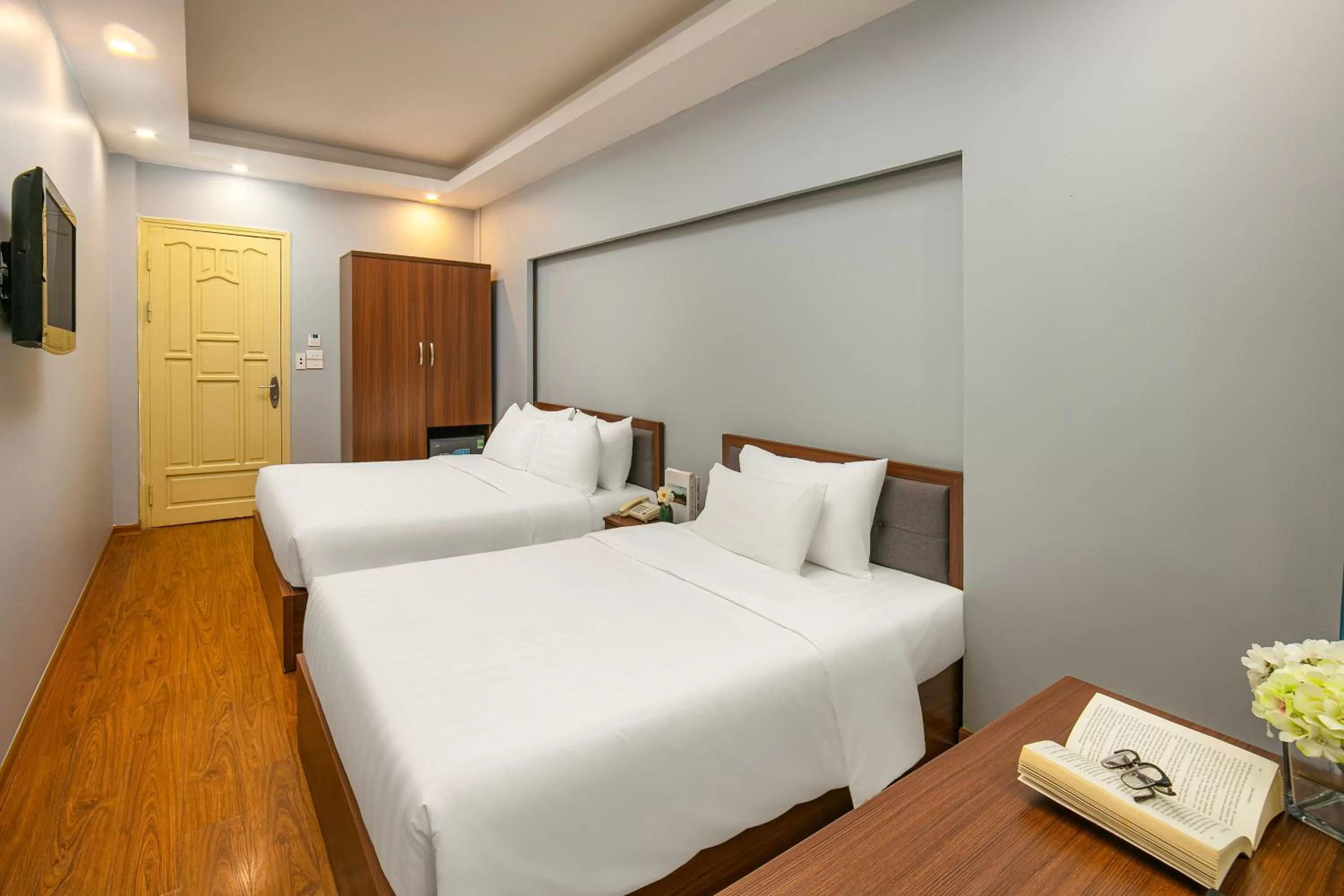 Photo of the whole room, Bed in La Renta Center Hotel & Spa