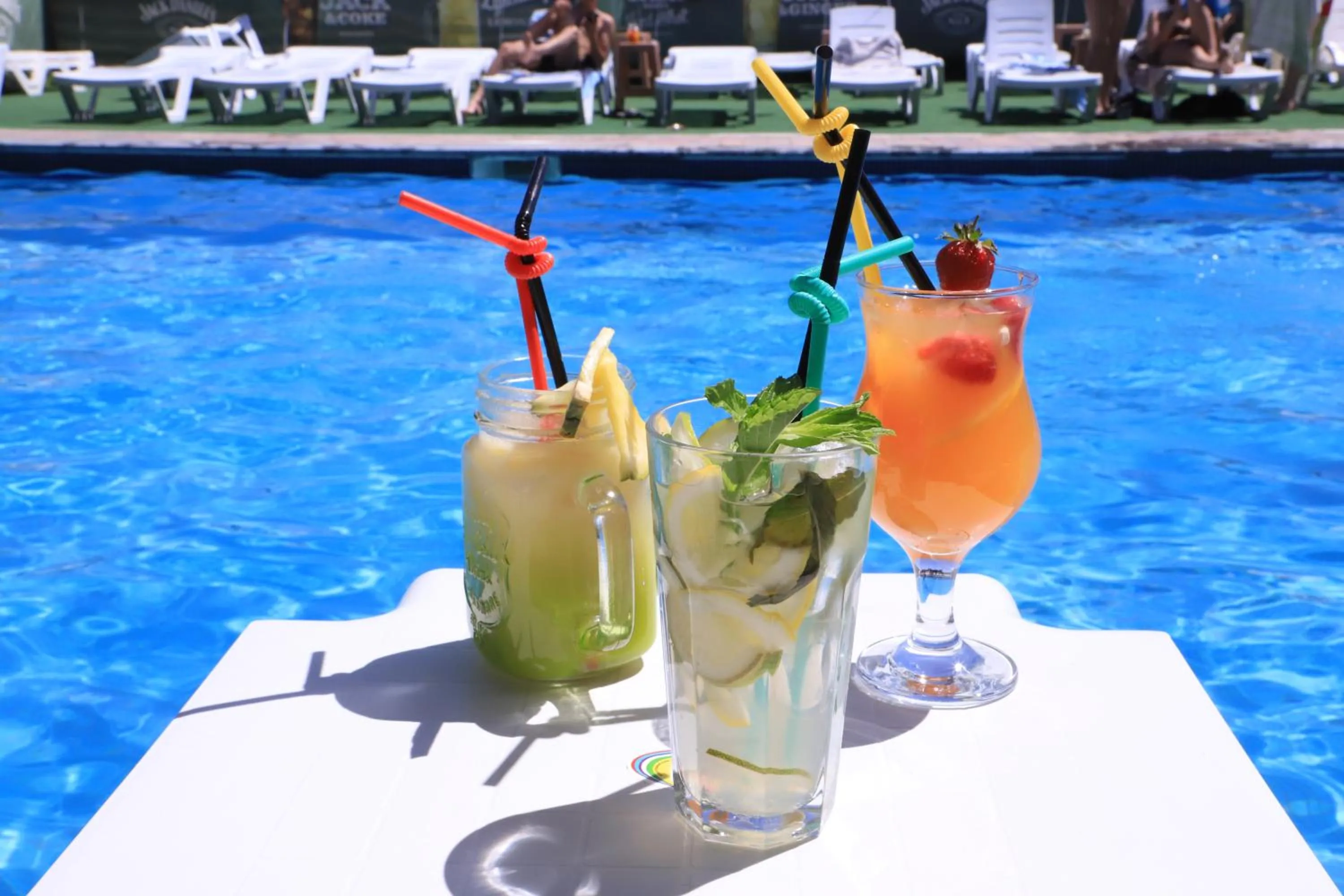 Swimming pool in Regineh Hotel