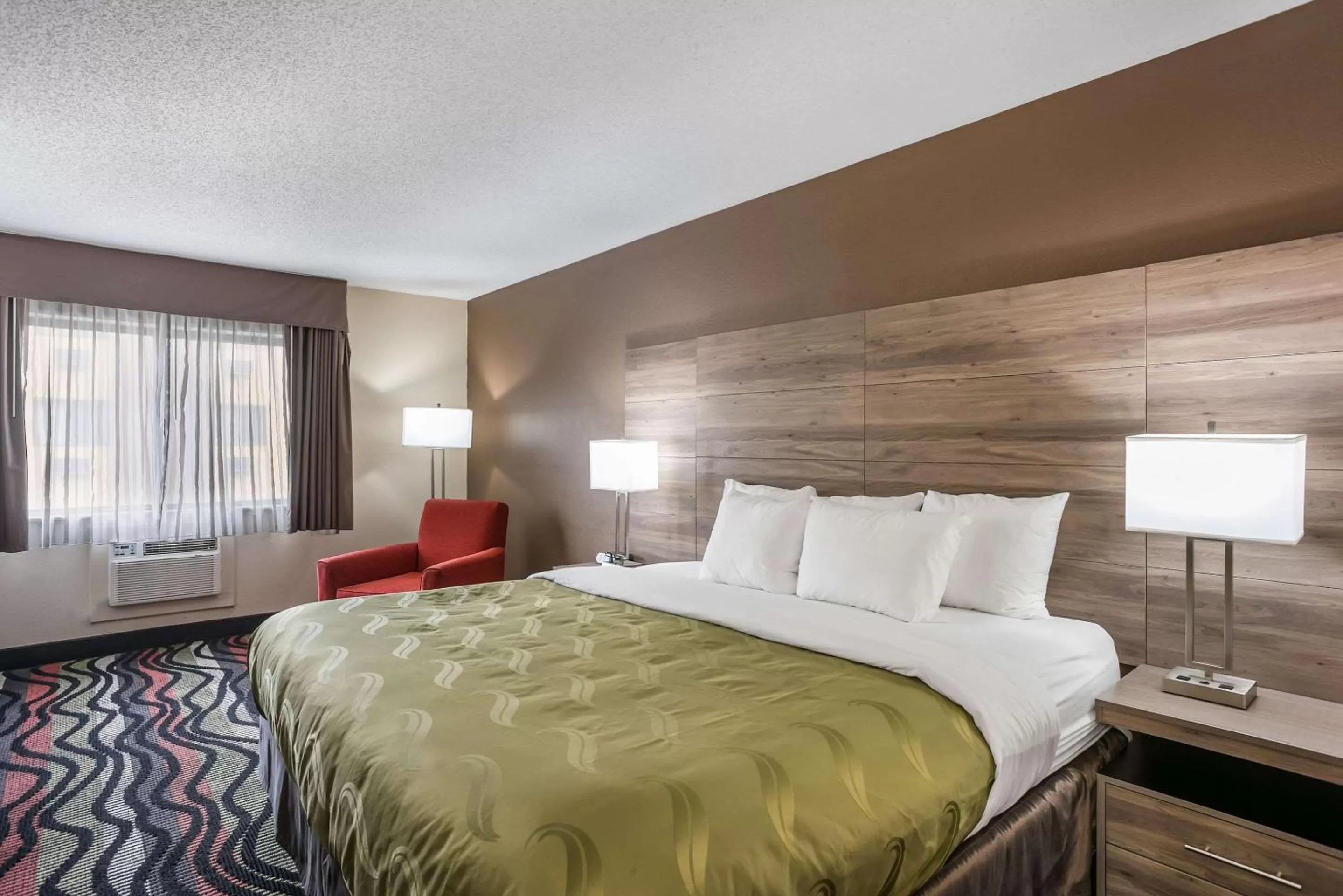 Photo of the whole room, Bed in Quality Inn Cedar Rapids South