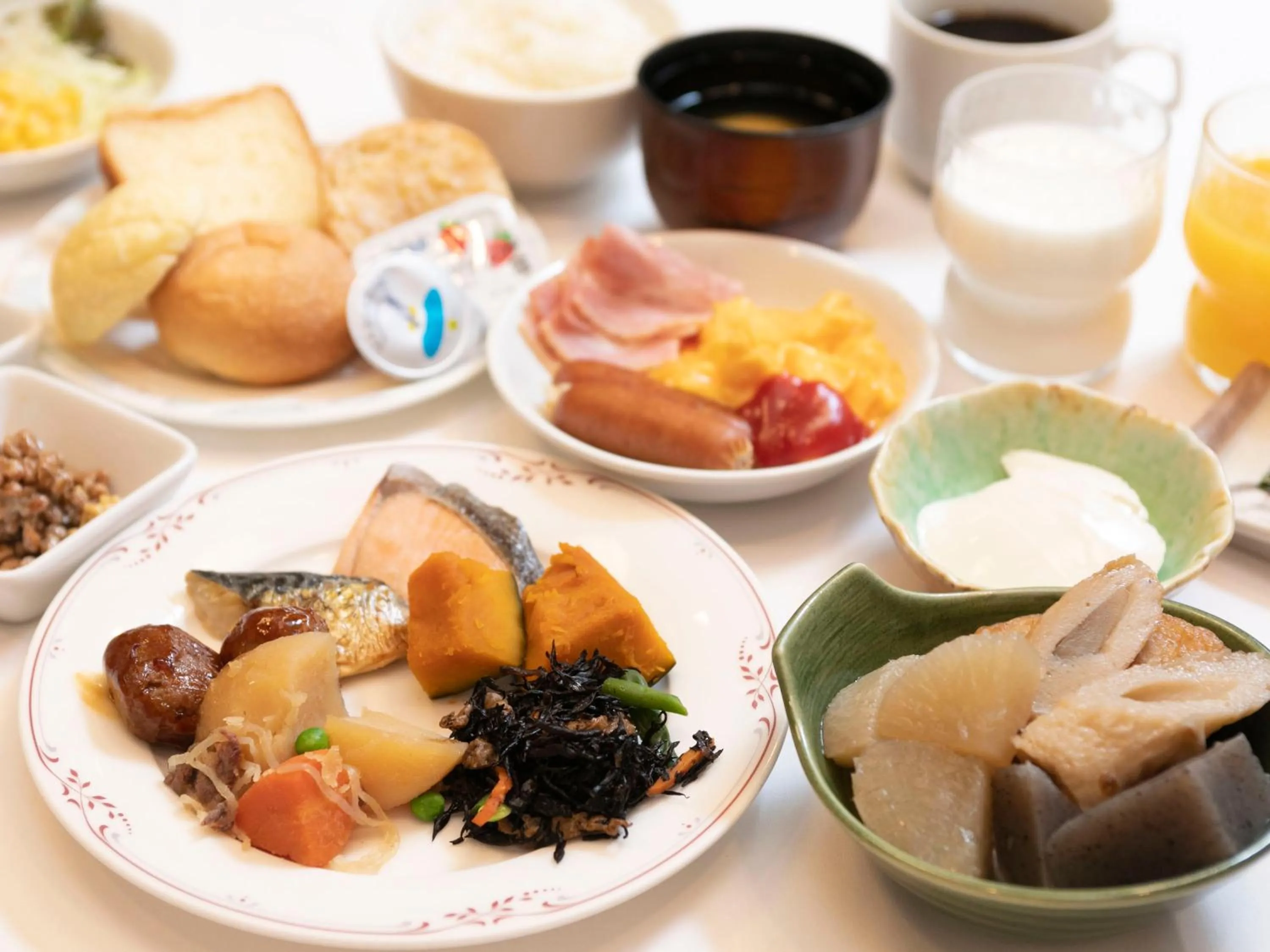 Buffet breakfast in APA Hotel Himeji Ekikita