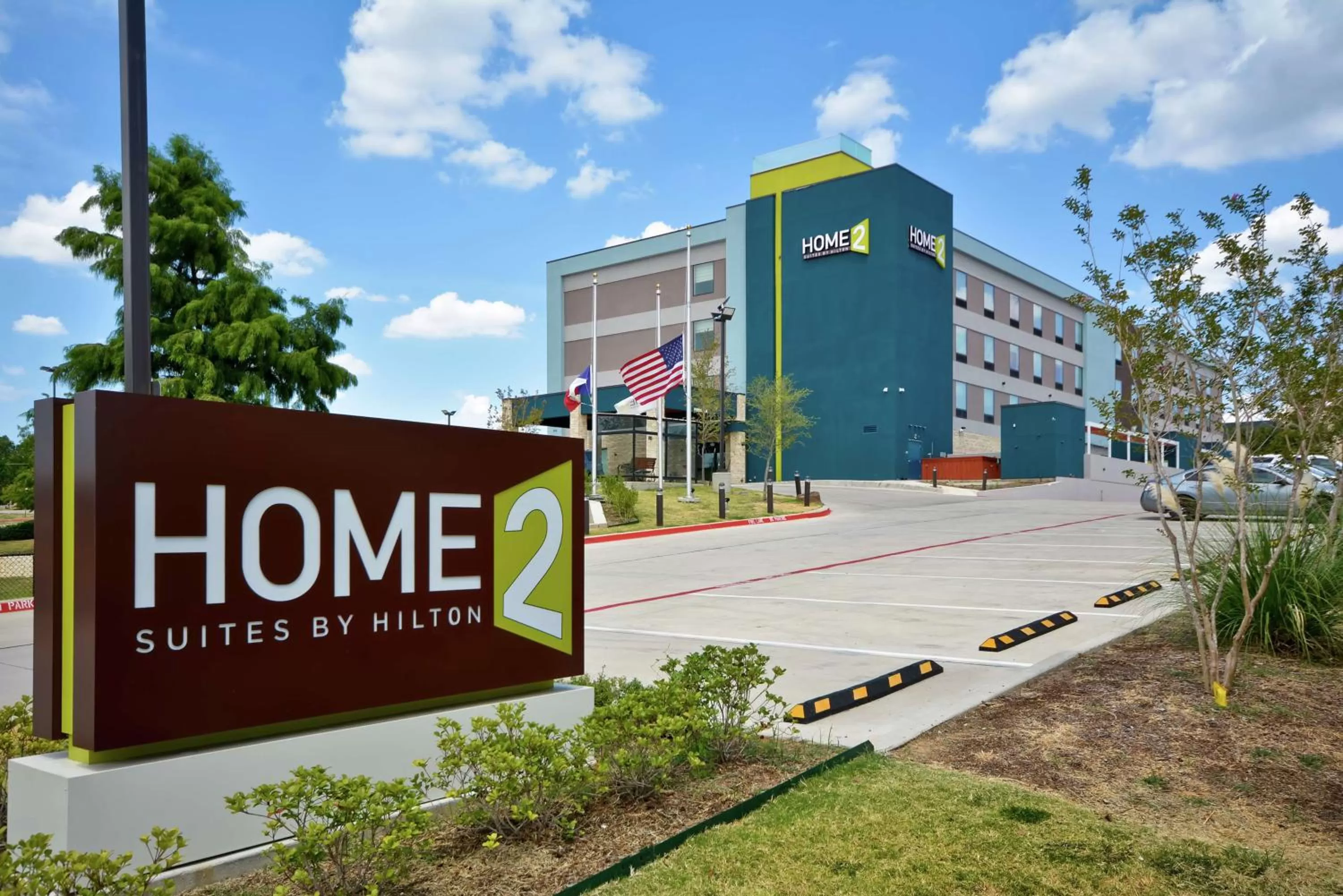 Property building in Home2 Suites By Hilton Bedford Dfw West