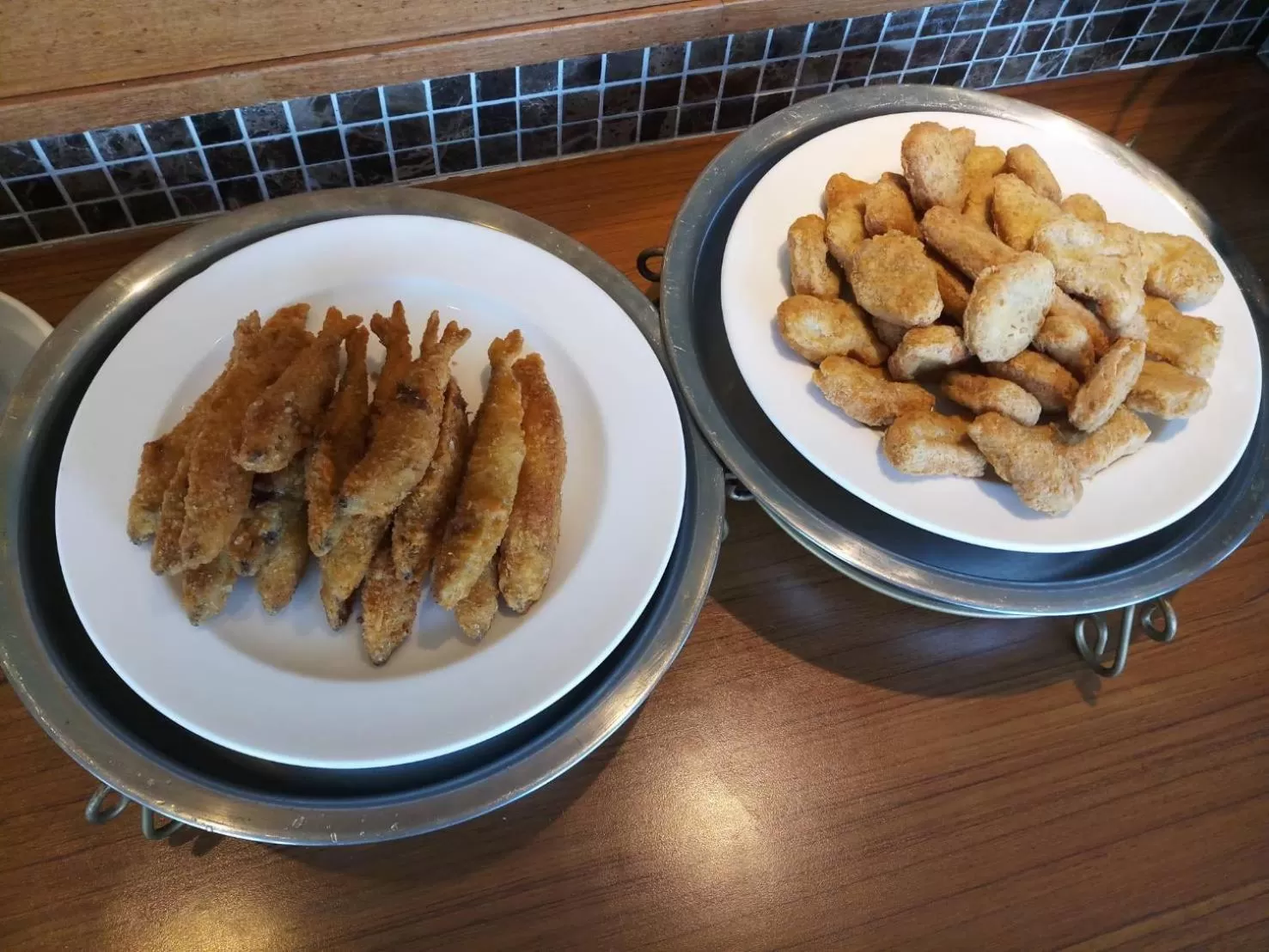 Buffet breakfast in Moon Area Motel