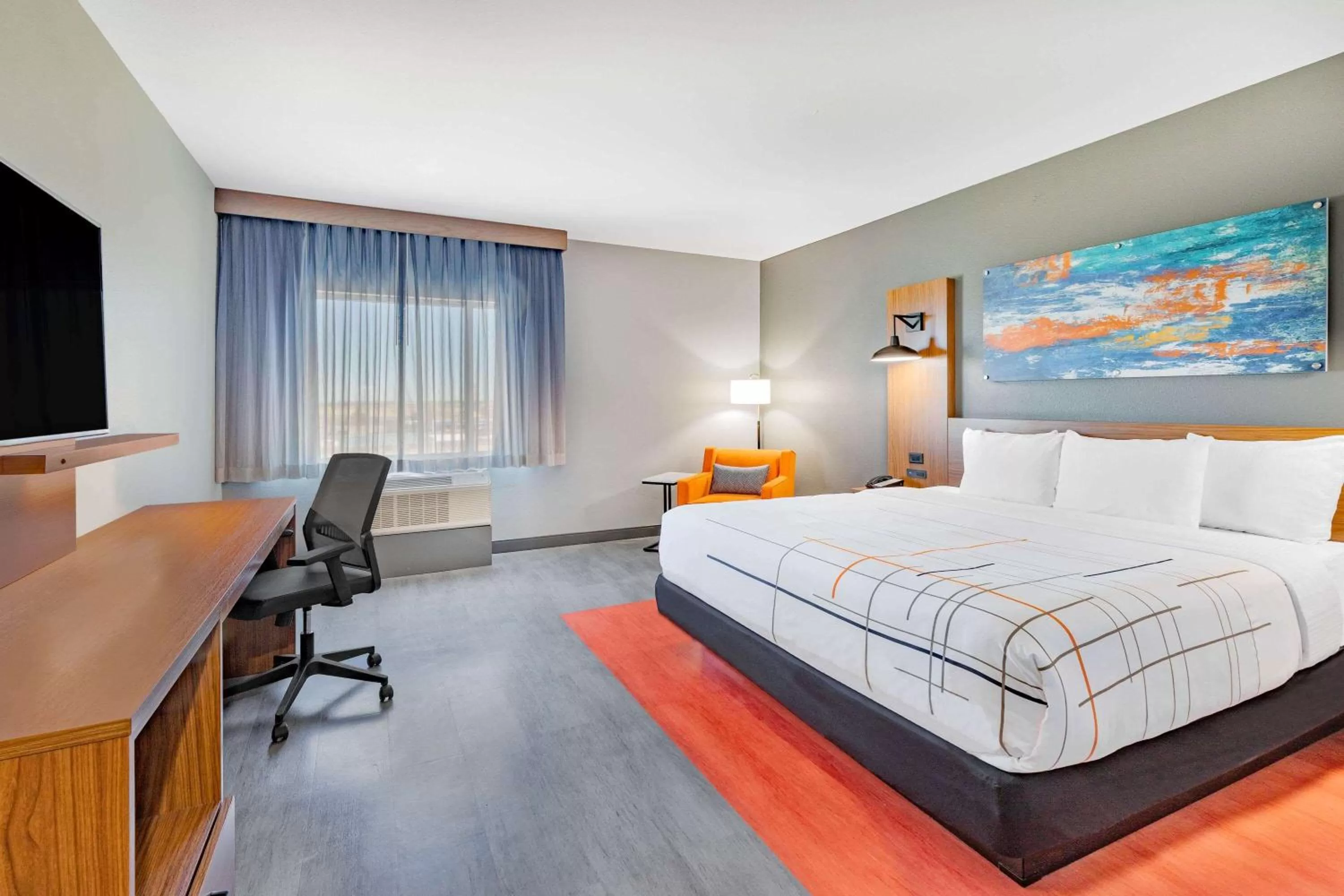 Photo of the whole room, Bed in La Quinta Inn & Suites by Wyndham Fort Stockton Northeast