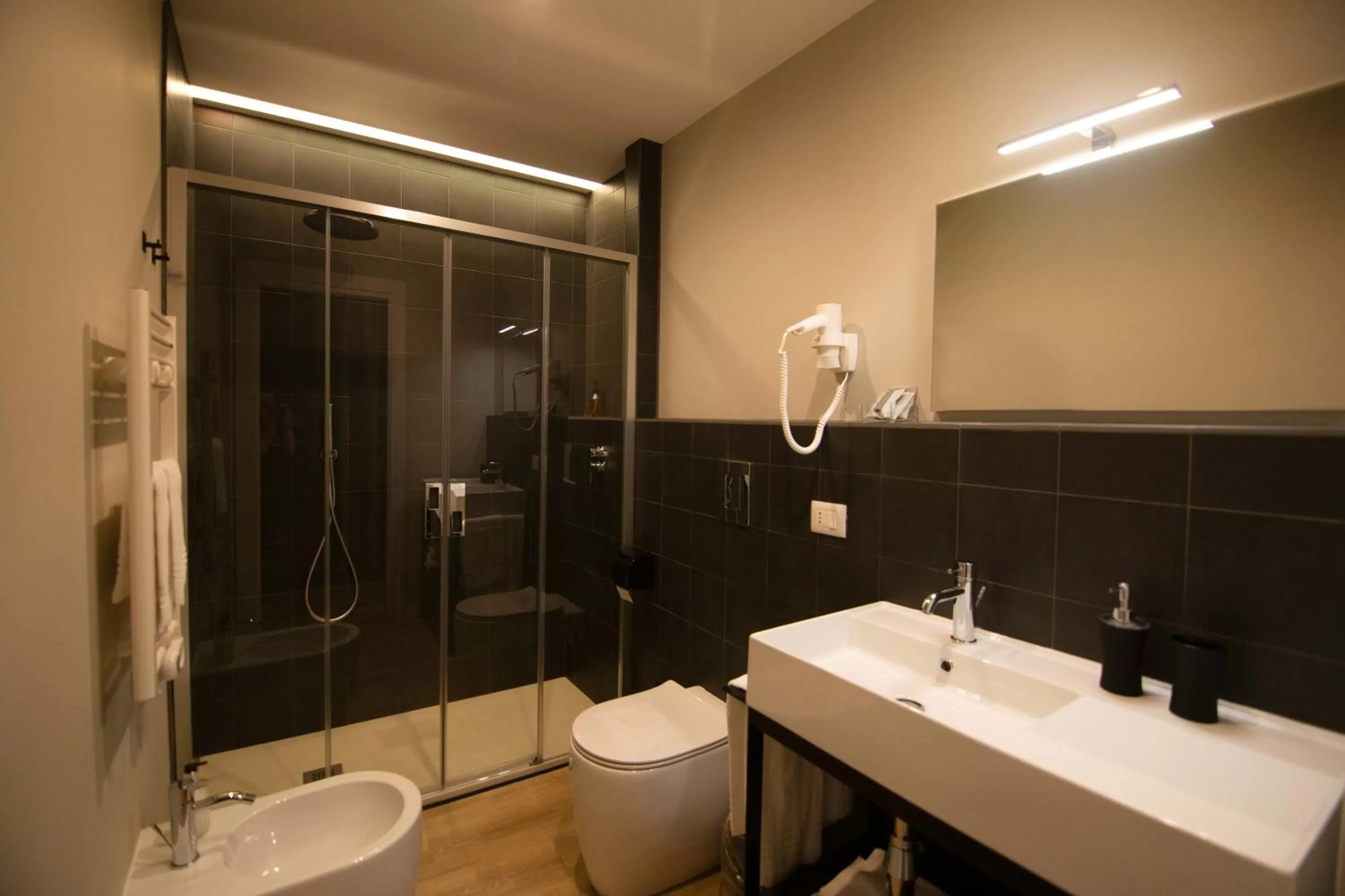 Toilet in Palazzo Bellocchi - Suites & Apartments
