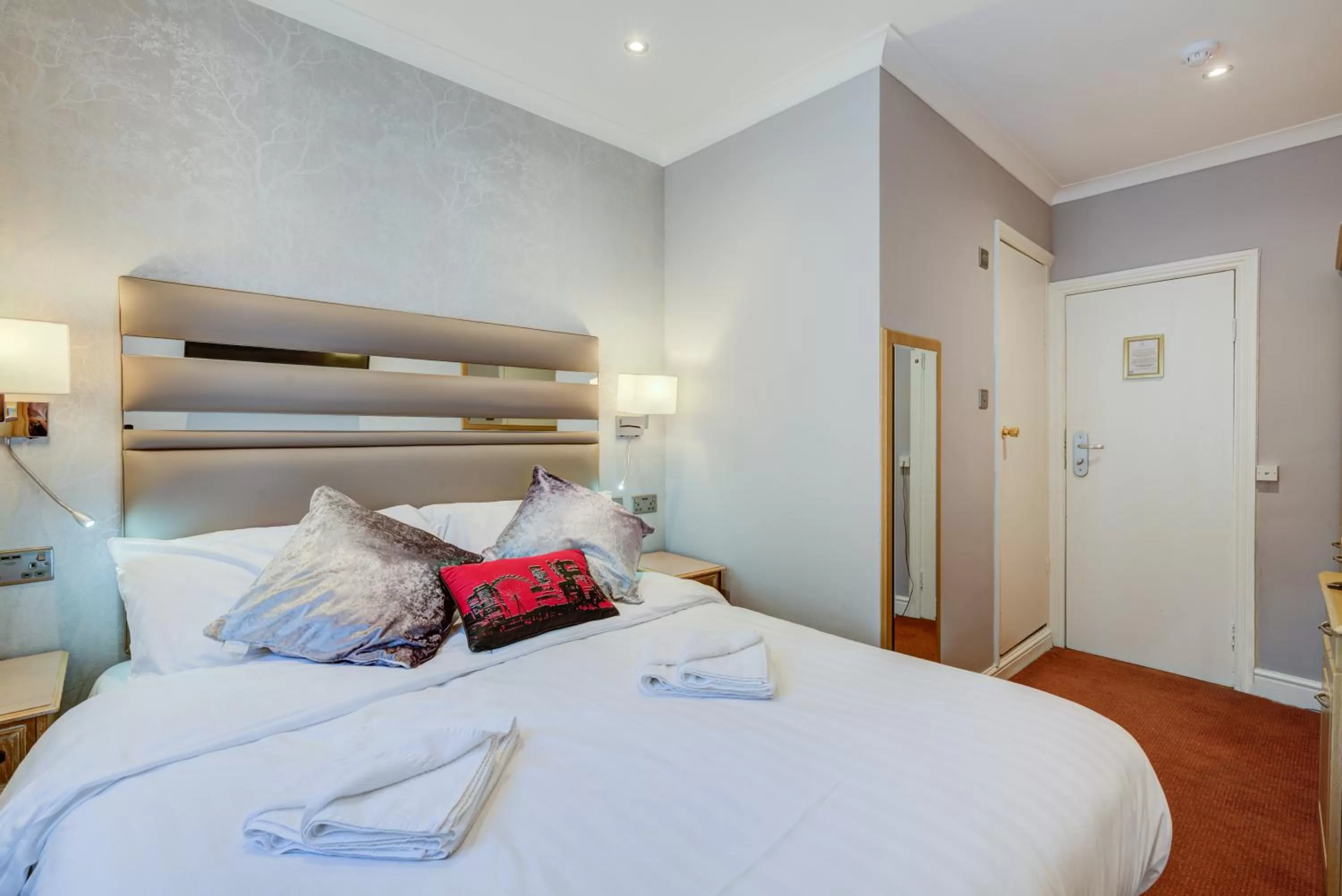 Bed in Admiral Hotel at Park Avenue