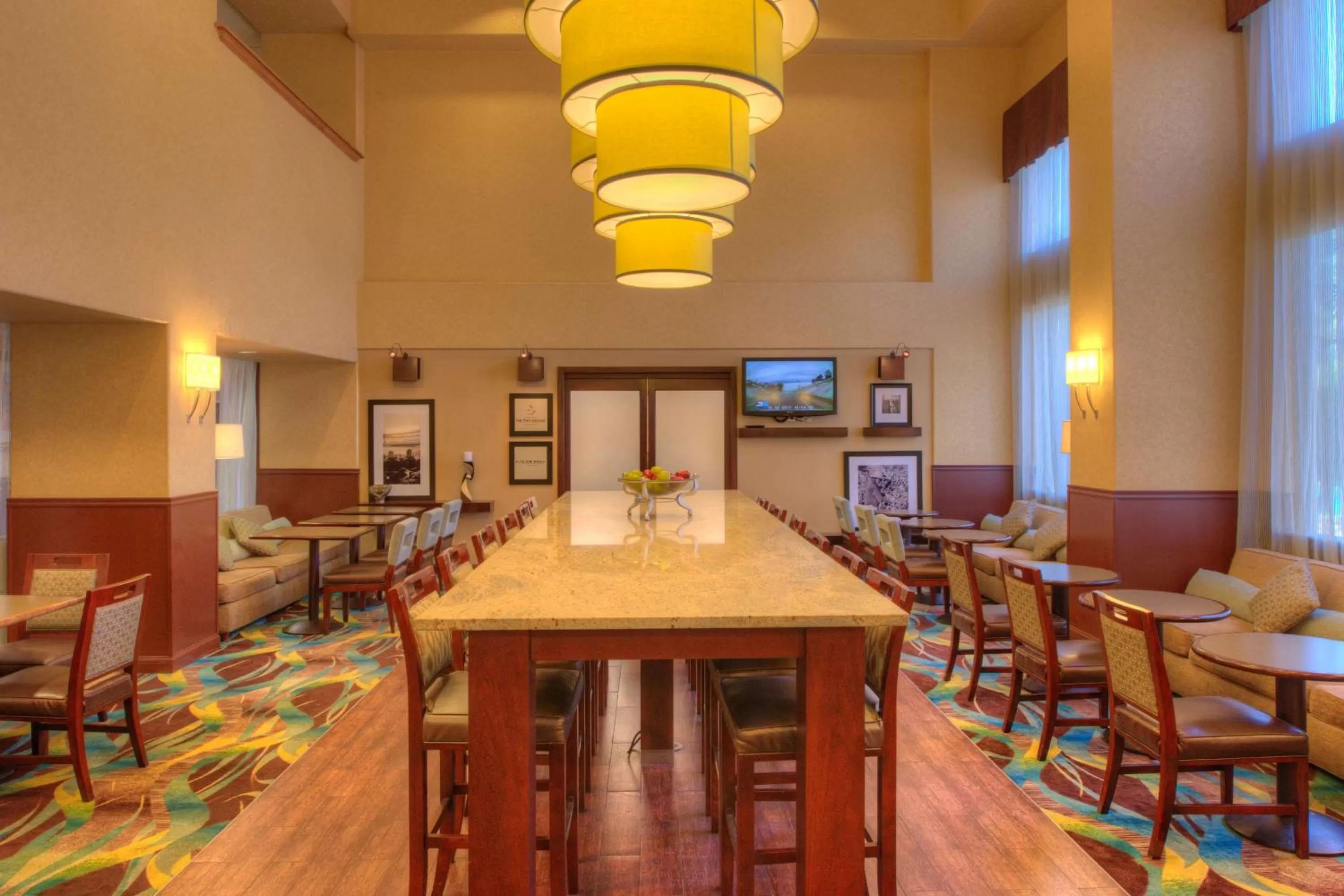 Lobby or reception in Hampton Inn & Suites Ontario