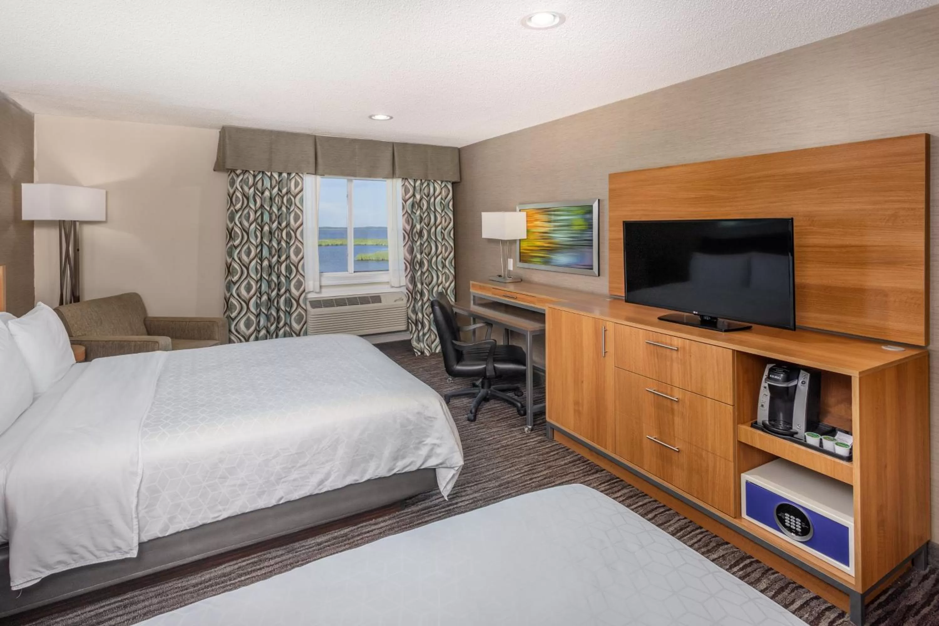 Photo of the whole room, Bed in Holiday Inn Express Annapolis East-Kent Island by IHG