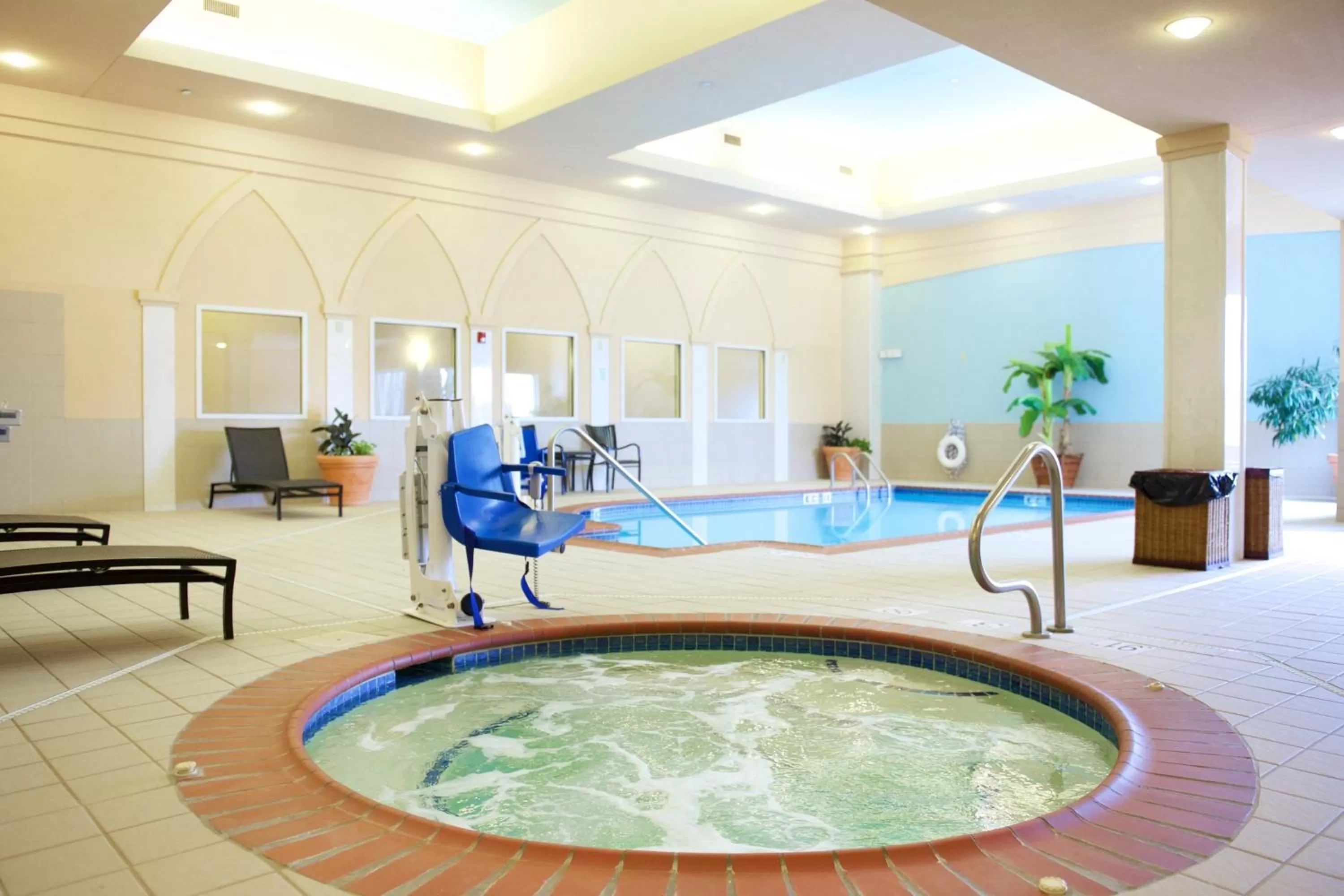 Swimming pool in Holiday Inn Effingham by IHG
