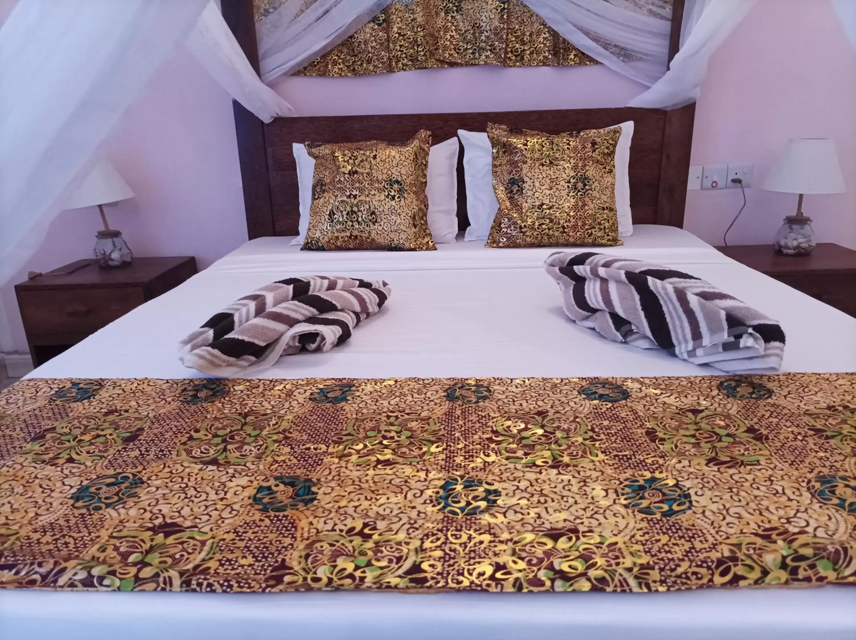 Deluxe Double Room with Balcony in Zanzicrown Deluxe Double Room with Balcony in Zanzicrown
