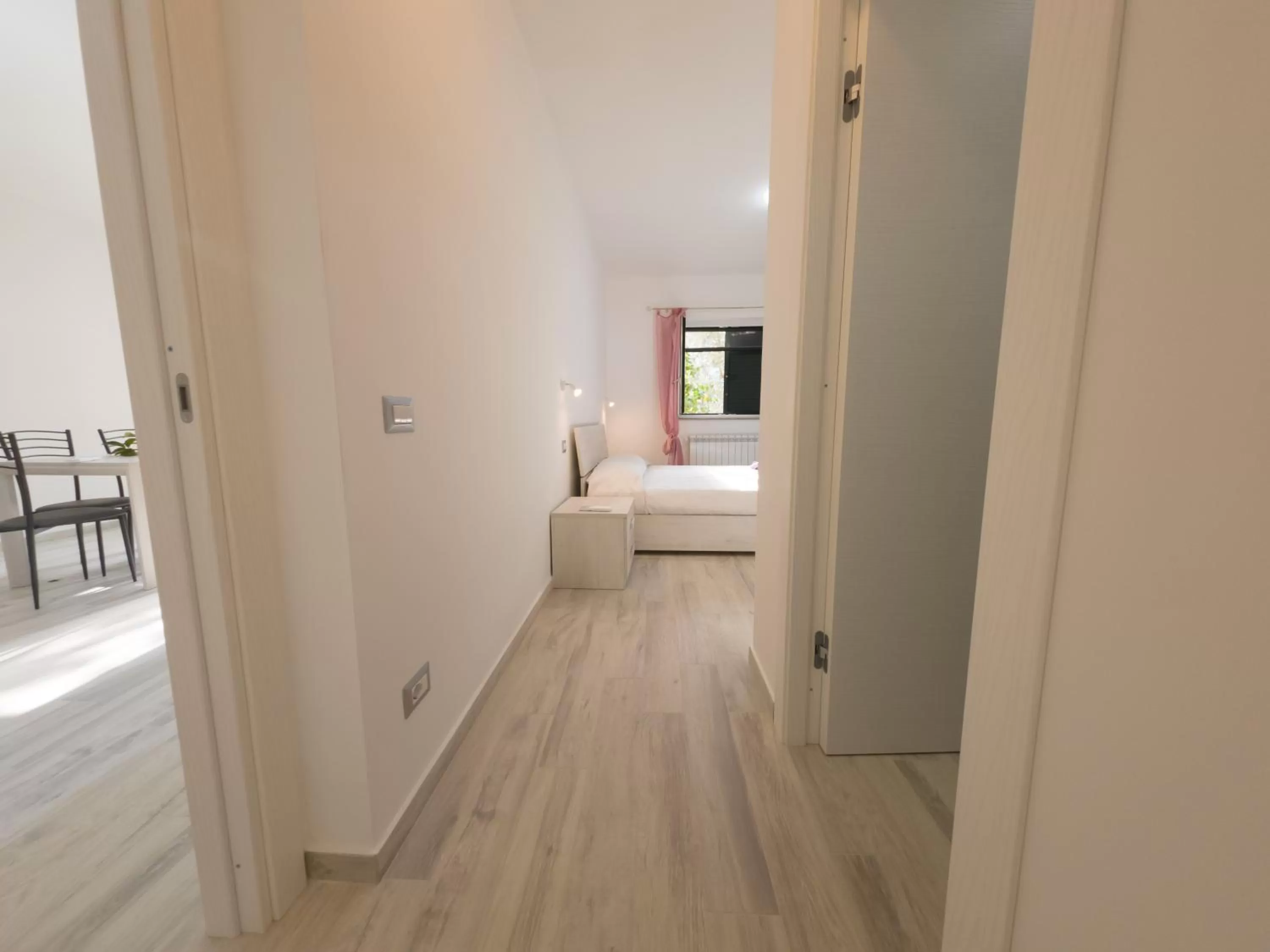 Bedroom, Bed in Sorrento Realty Holidays - The smile of the sun