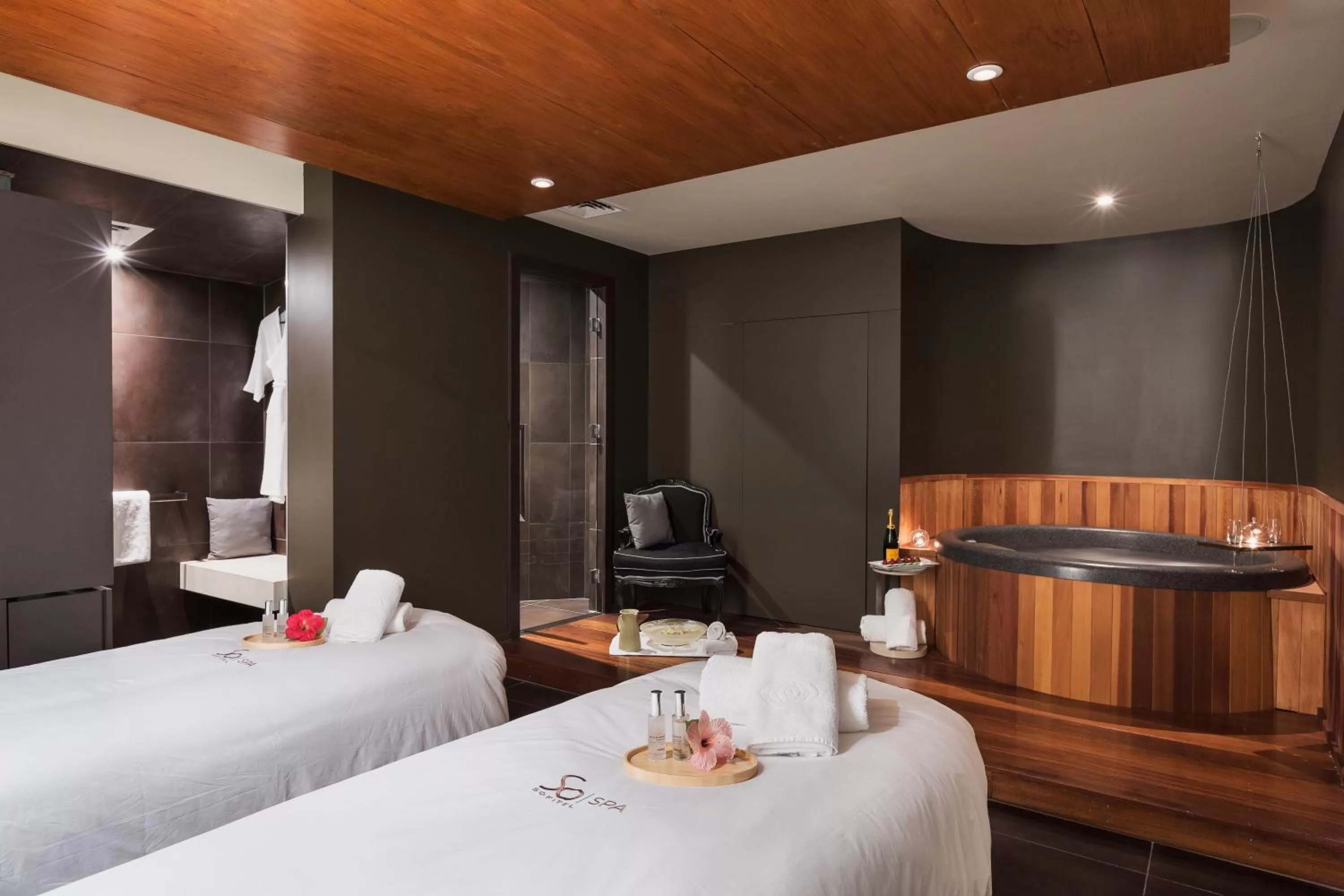 Spa and wellness centre/facilities, Bed in Sofitel Queenstown Hotel & Spa