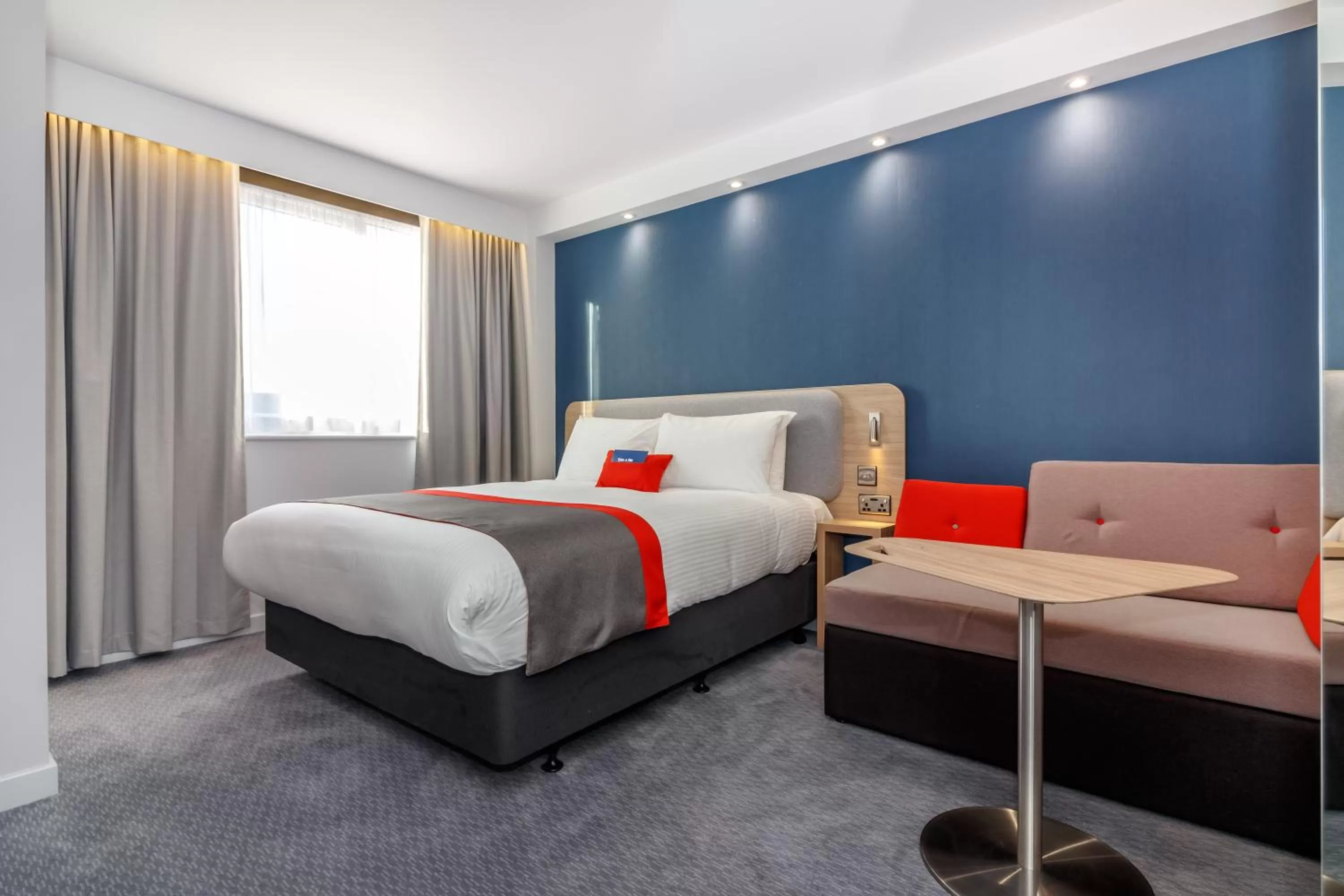 Photo of the whole room, Bed in Holiday Inn Express - Wigan by IHG