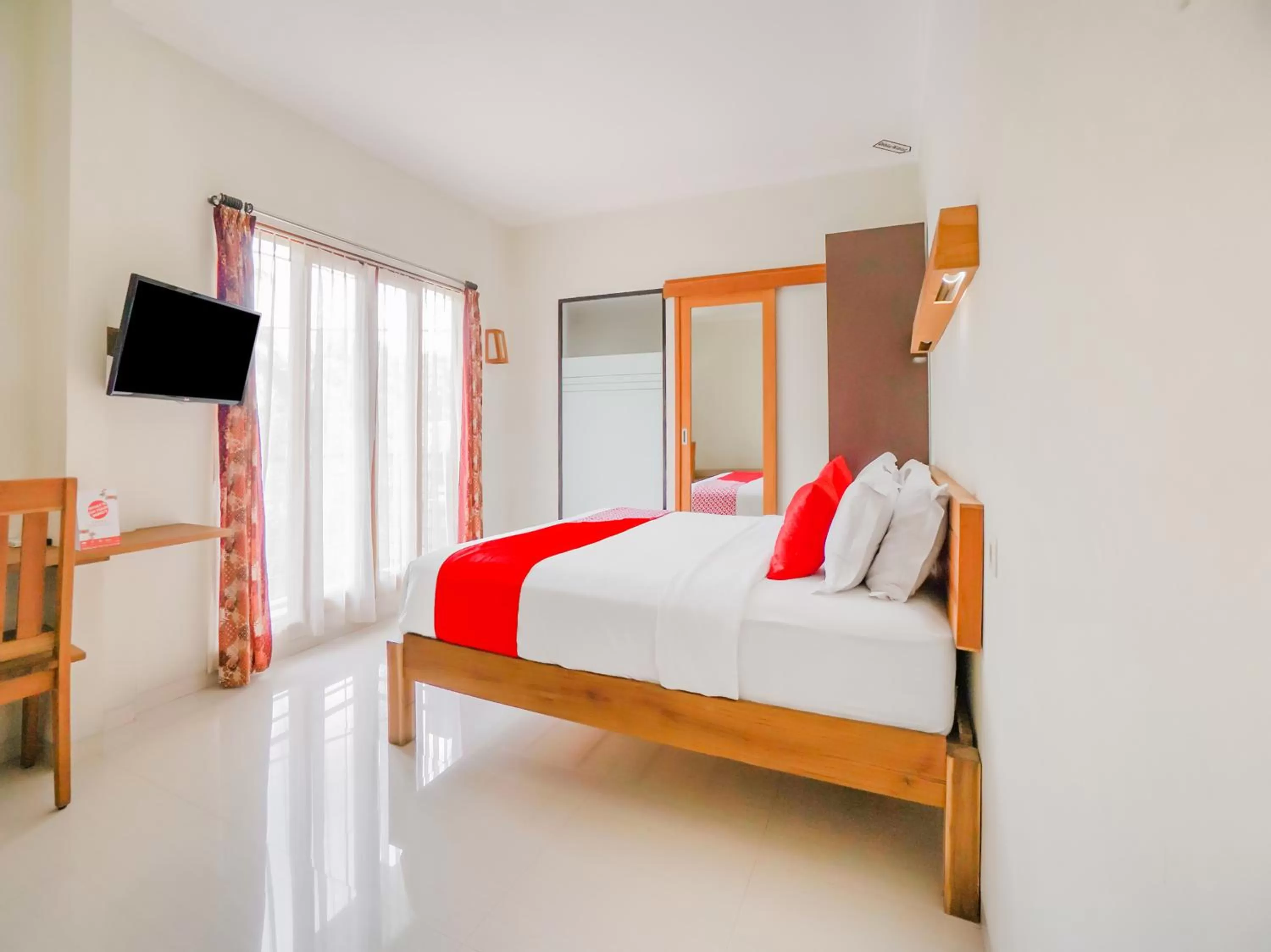 Bedroom, Bed in SUPER OYO 90319 Angler Guest House Malang