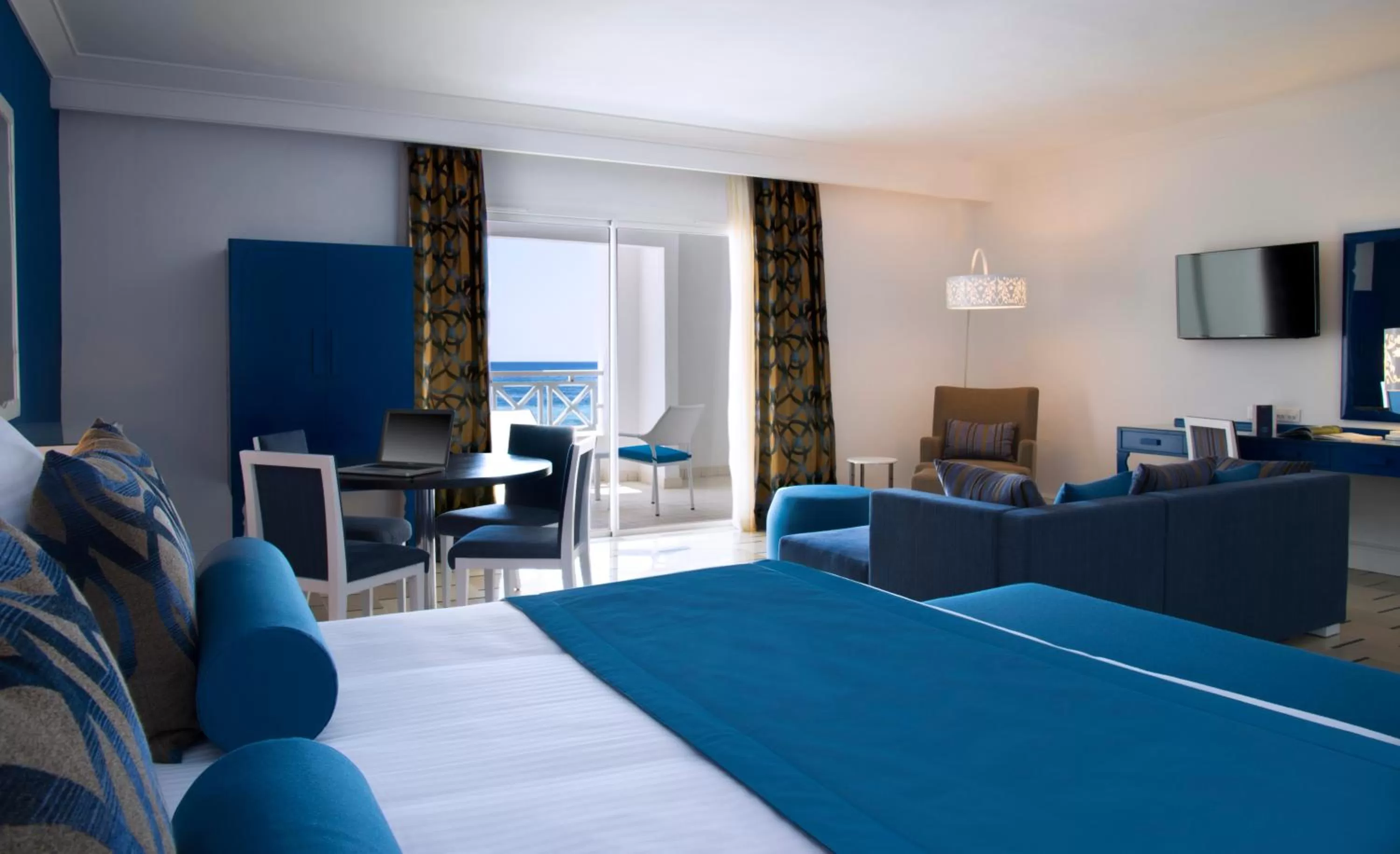 TV and multimedia, Bed in Radisson Blu Resort & Thalasso Hammamet