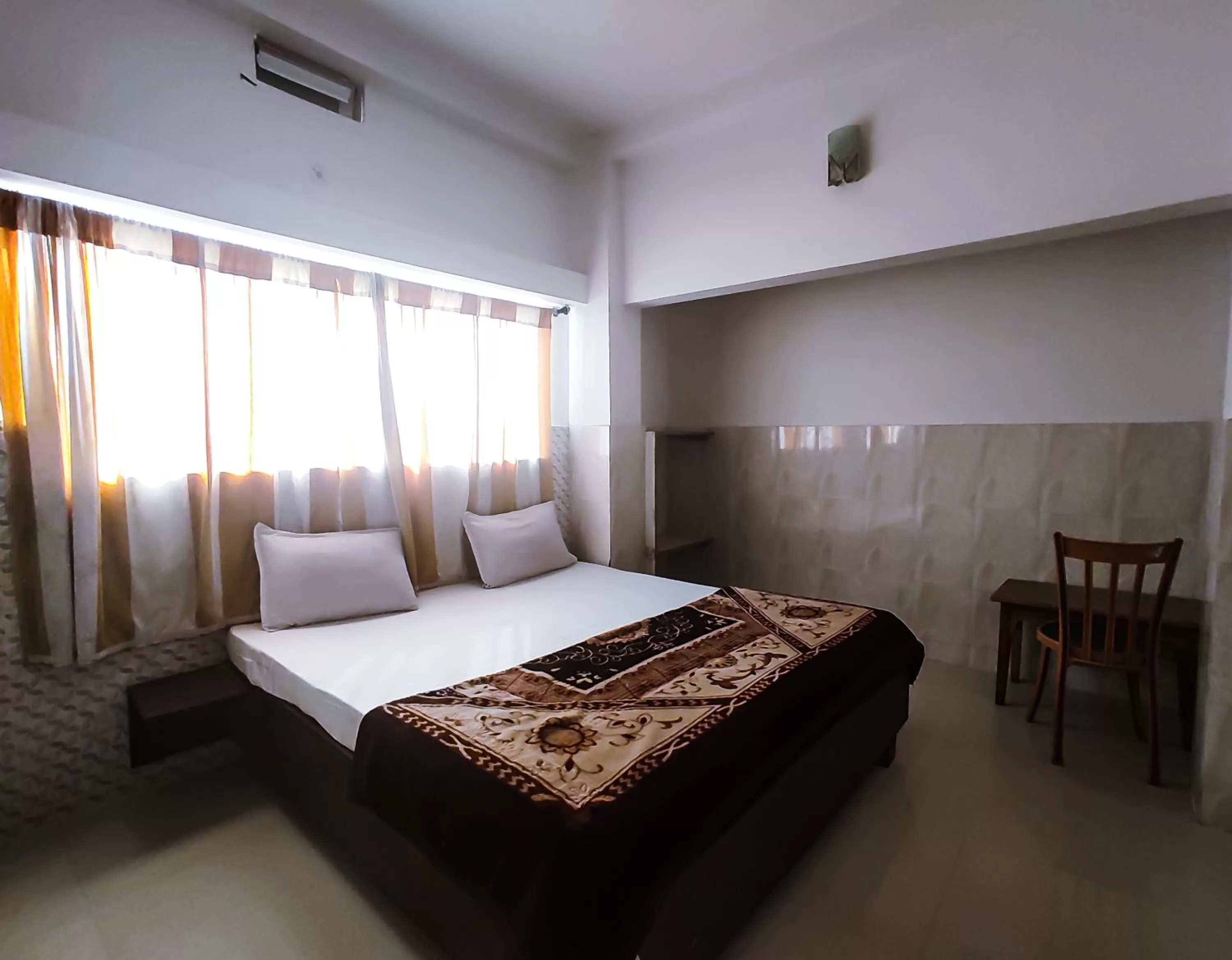 Bedroom, Bed in Hotel Vijay