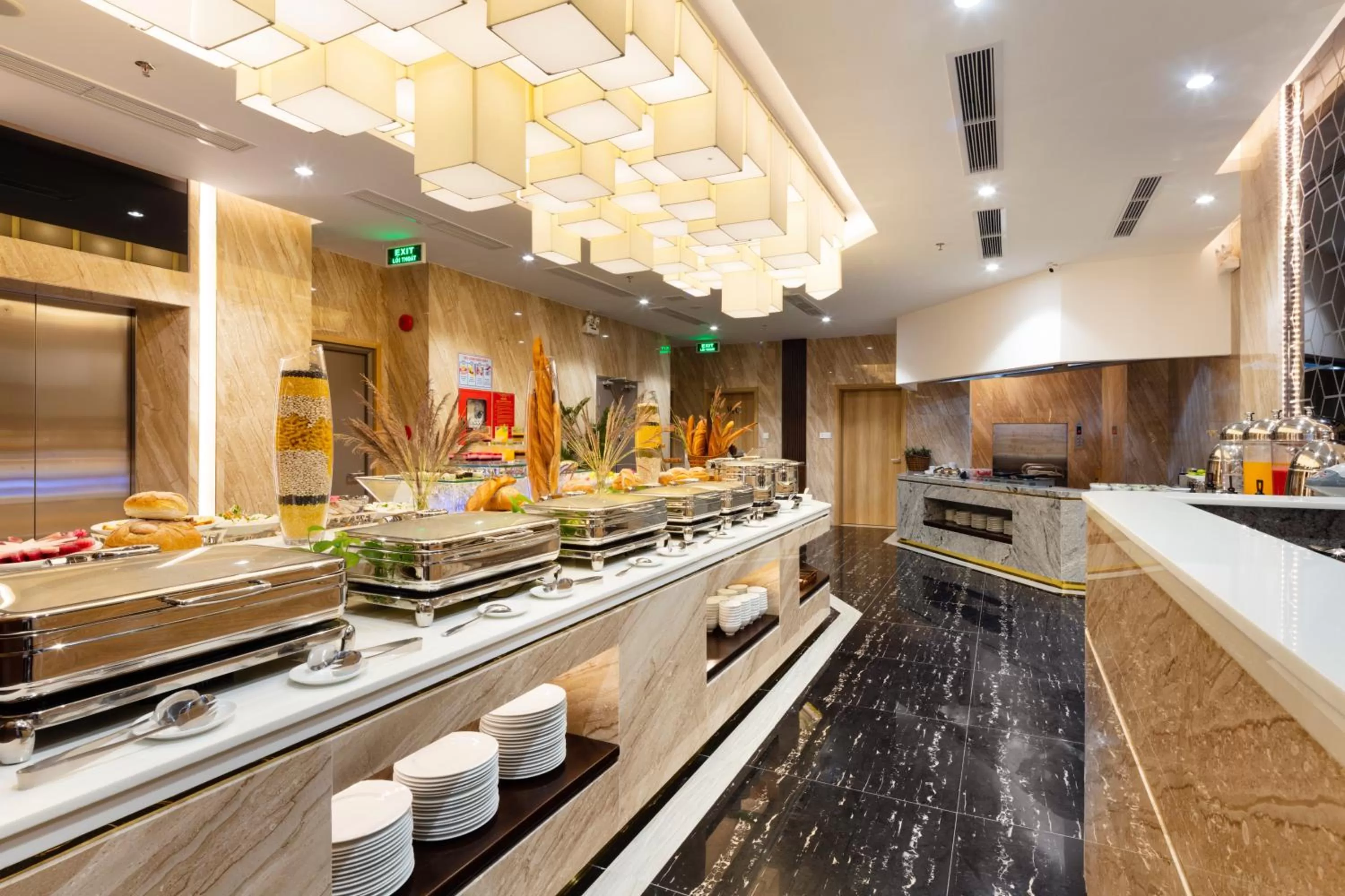 Food and drinks in VENTANA NHA TRANG HOTEL