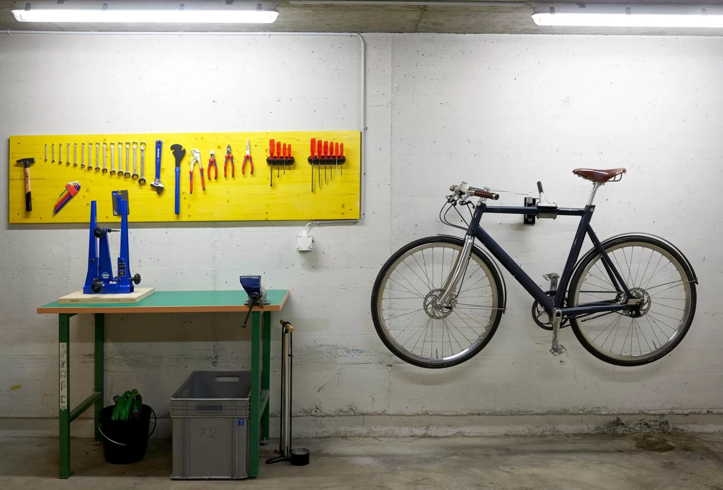 Cycling in Hotel Continental Park