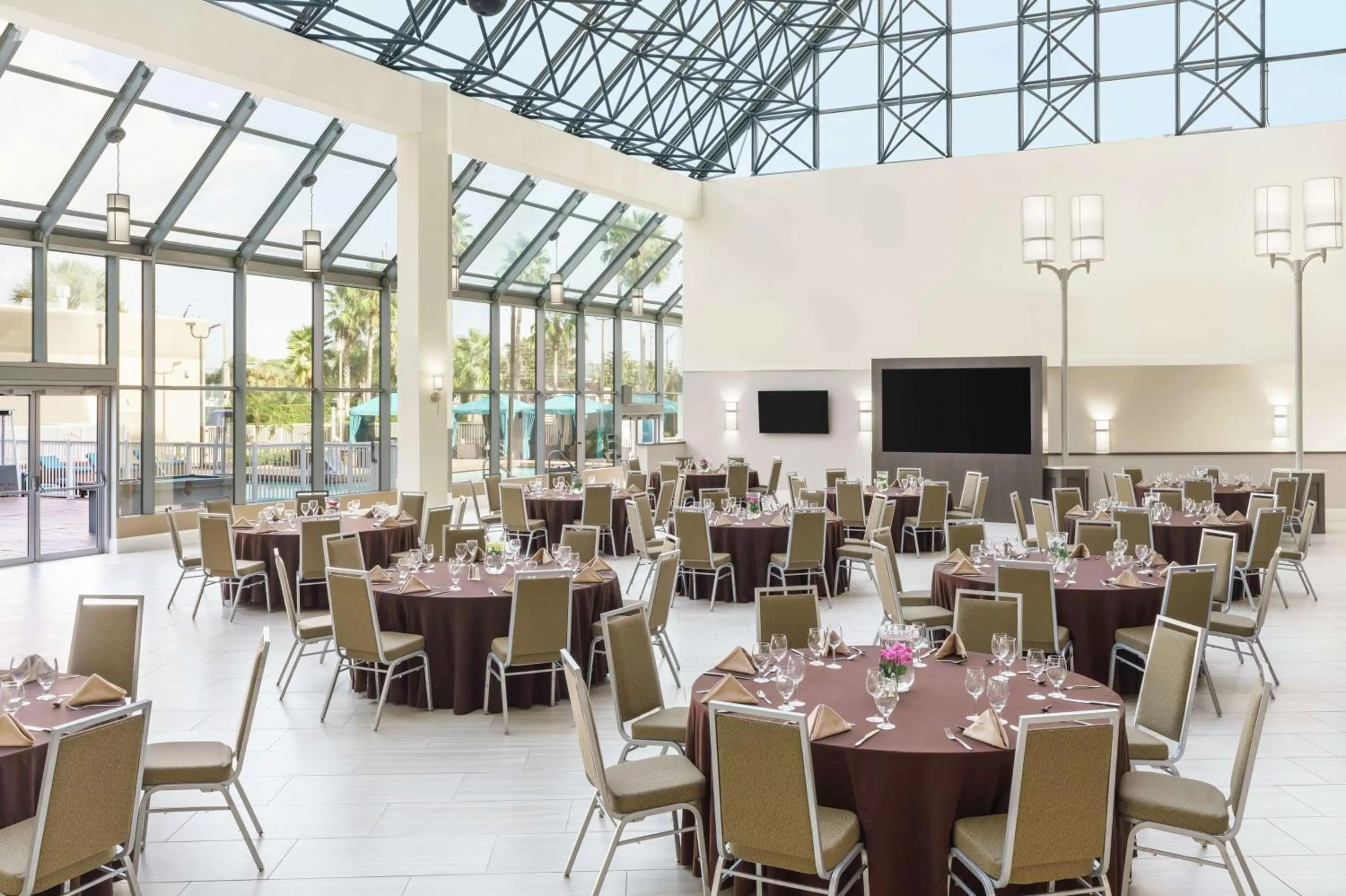 Lobby or reception in DoubleTree by Hilton Orlando Airport Hotel