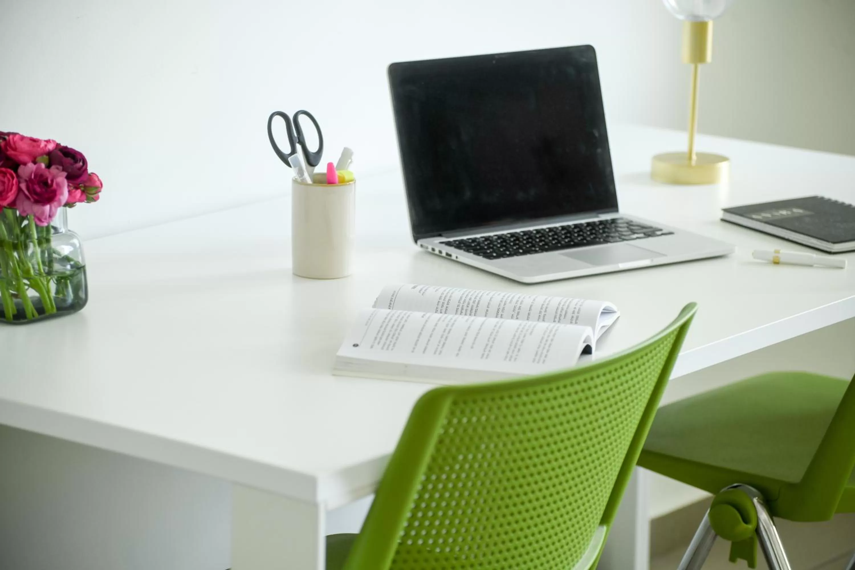 TV and multimedia in דירות גני תערוכה - TLV university apartments near Expo by Sea N' Rent