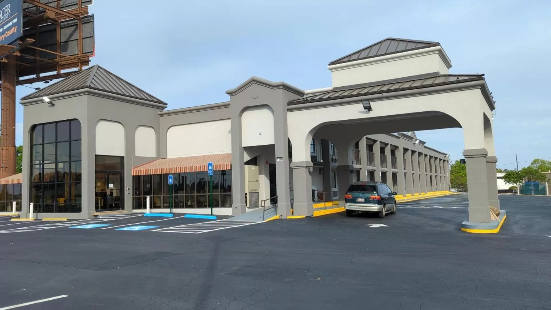 Property building in Clarion Pointe McDonough