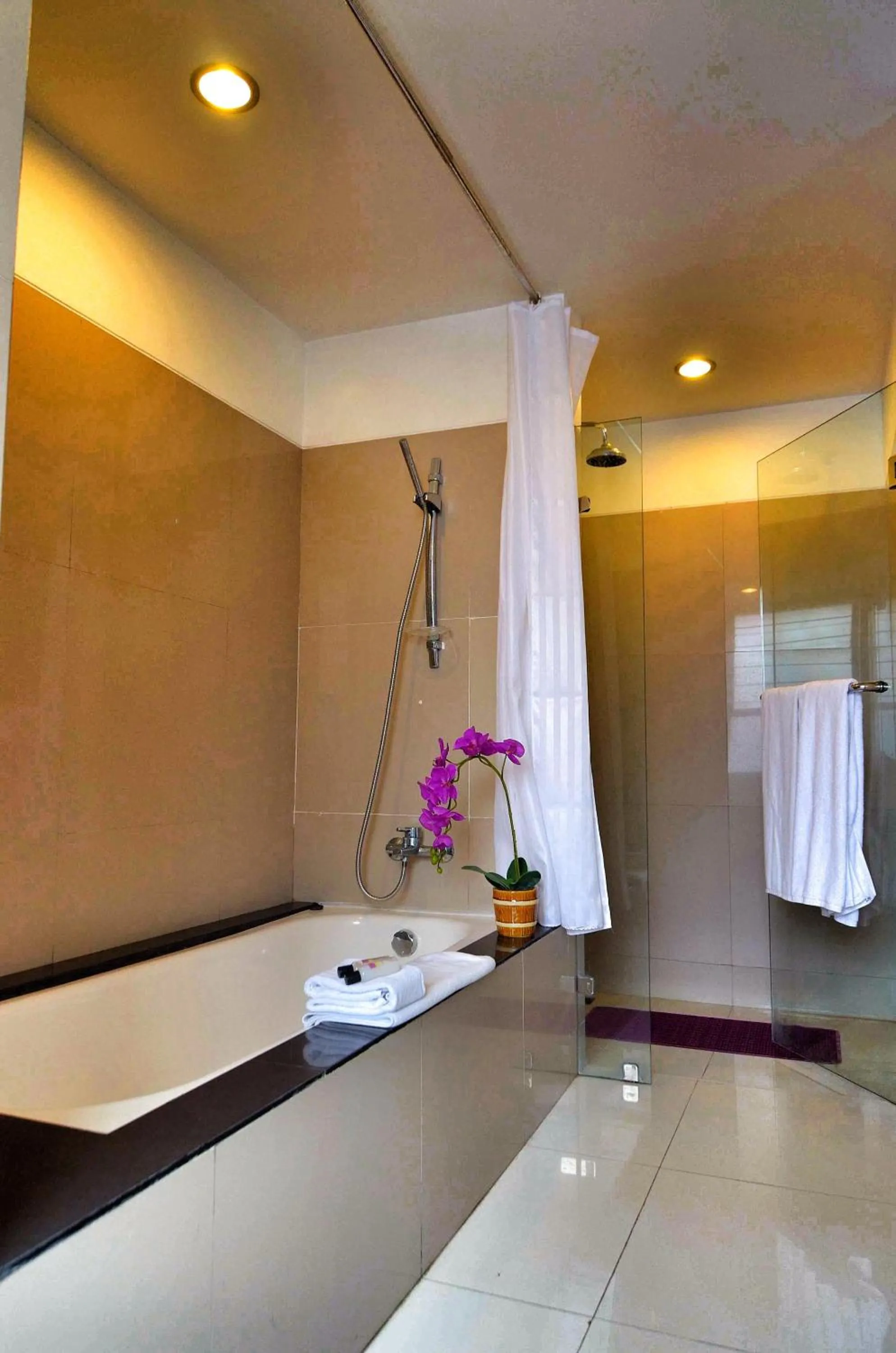 Bathroom in Sunset Residence and Condotel
