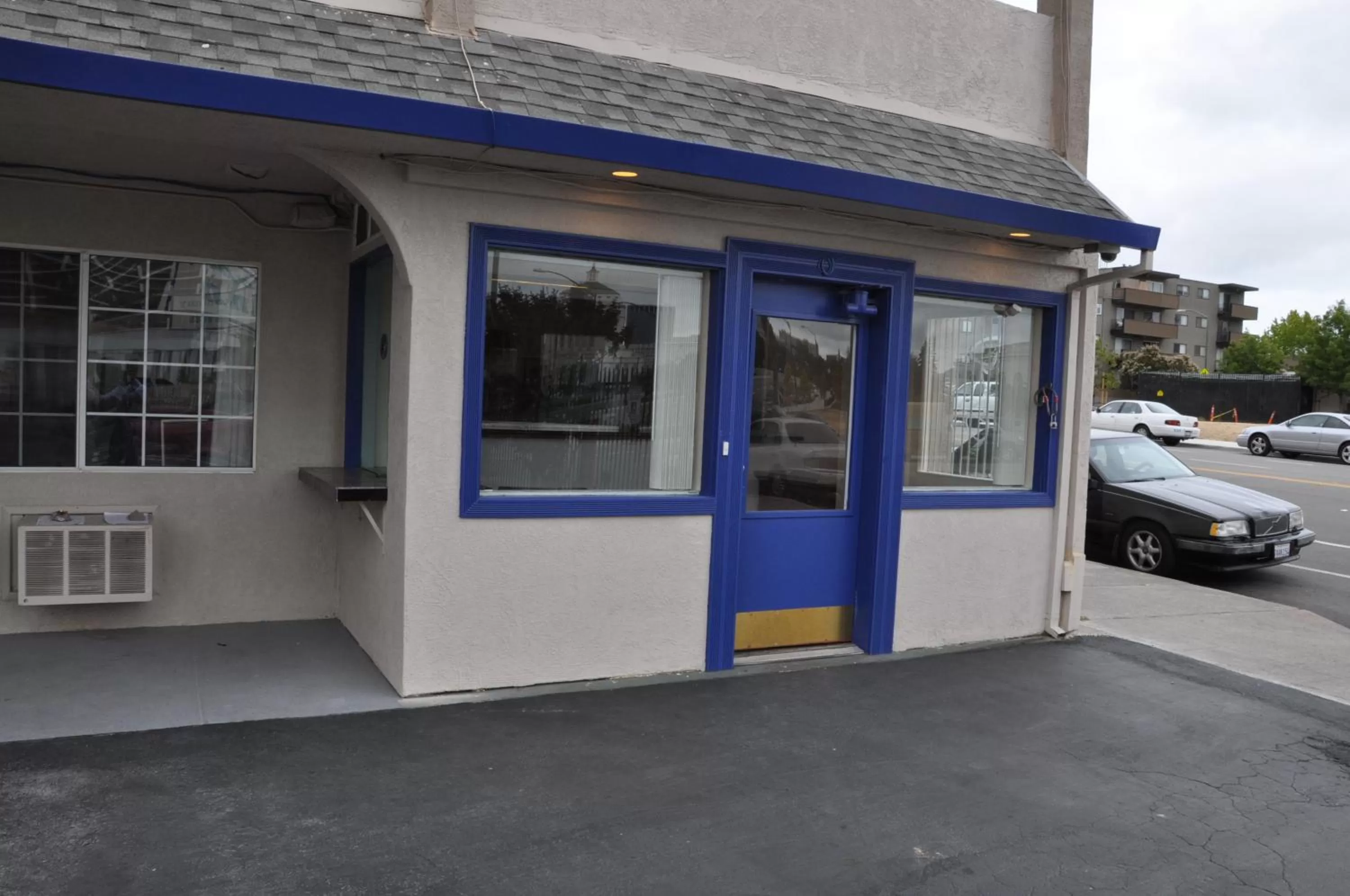 Facade/entrance in Americas Best Value Inn - Downtown Oakland/Lake Merritt