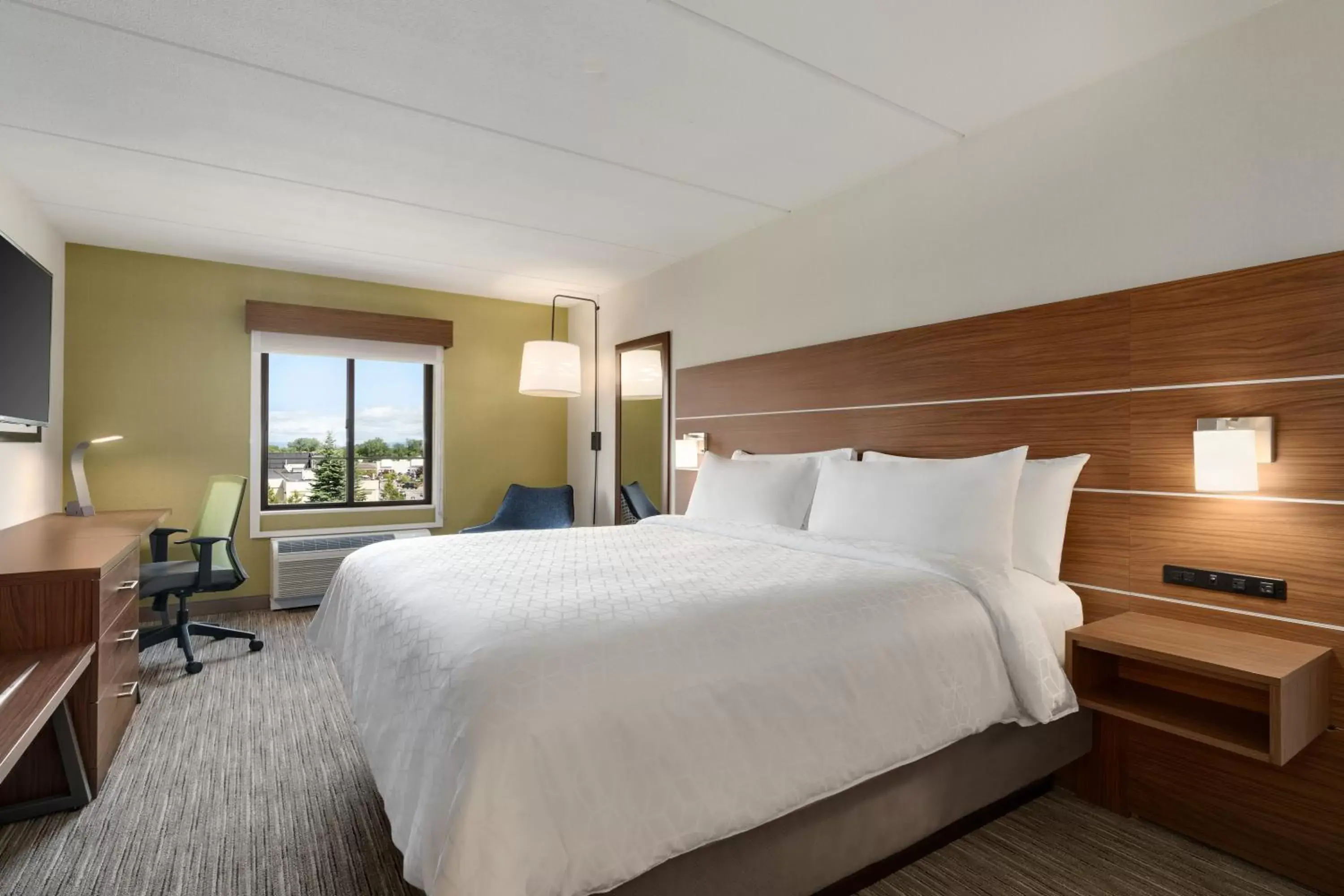 King Room with Mobility Accessible Roll-In Shower in Holiday Inn Express - Plattsburgh, an IHG Hotel King Room with Mobility Accessible Roll-In Shower in Holiday Inn Express - Plattsburgh, an IHG Hotel