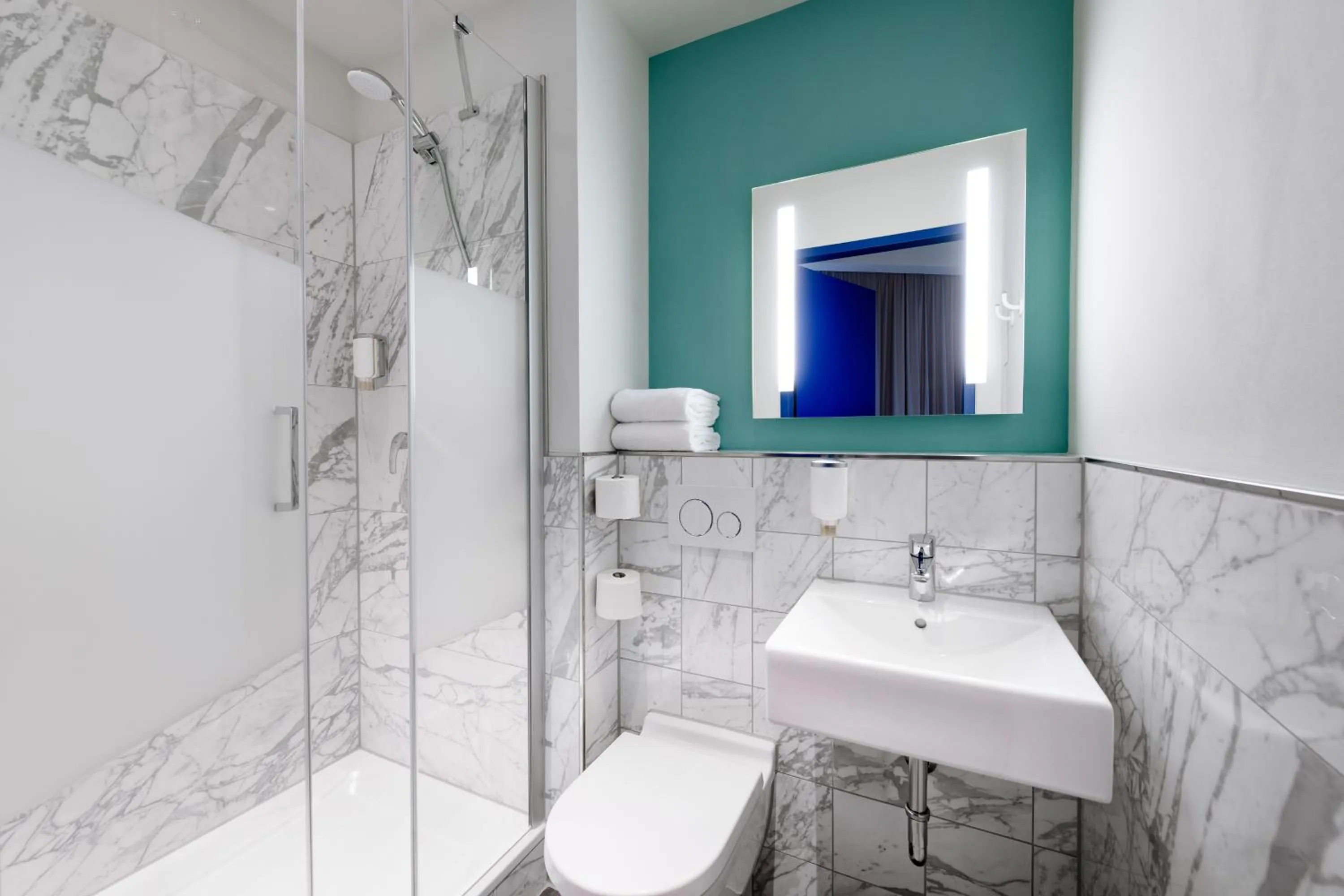 Bathroom in ibis budget Bremen City Center