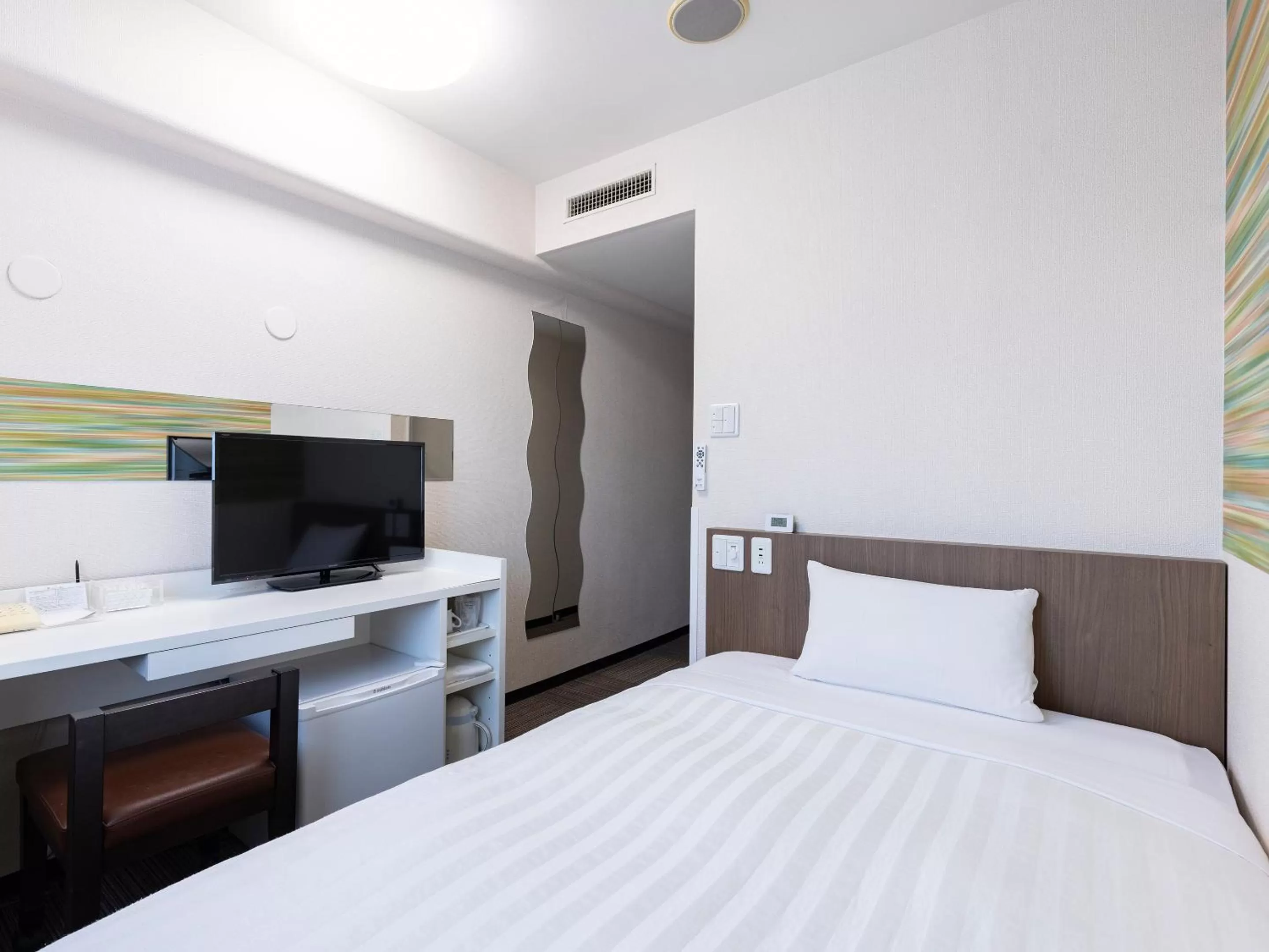 Bed in KOKO STAY Shimonoseki - formerly Hotel Wing International Shimonoseki