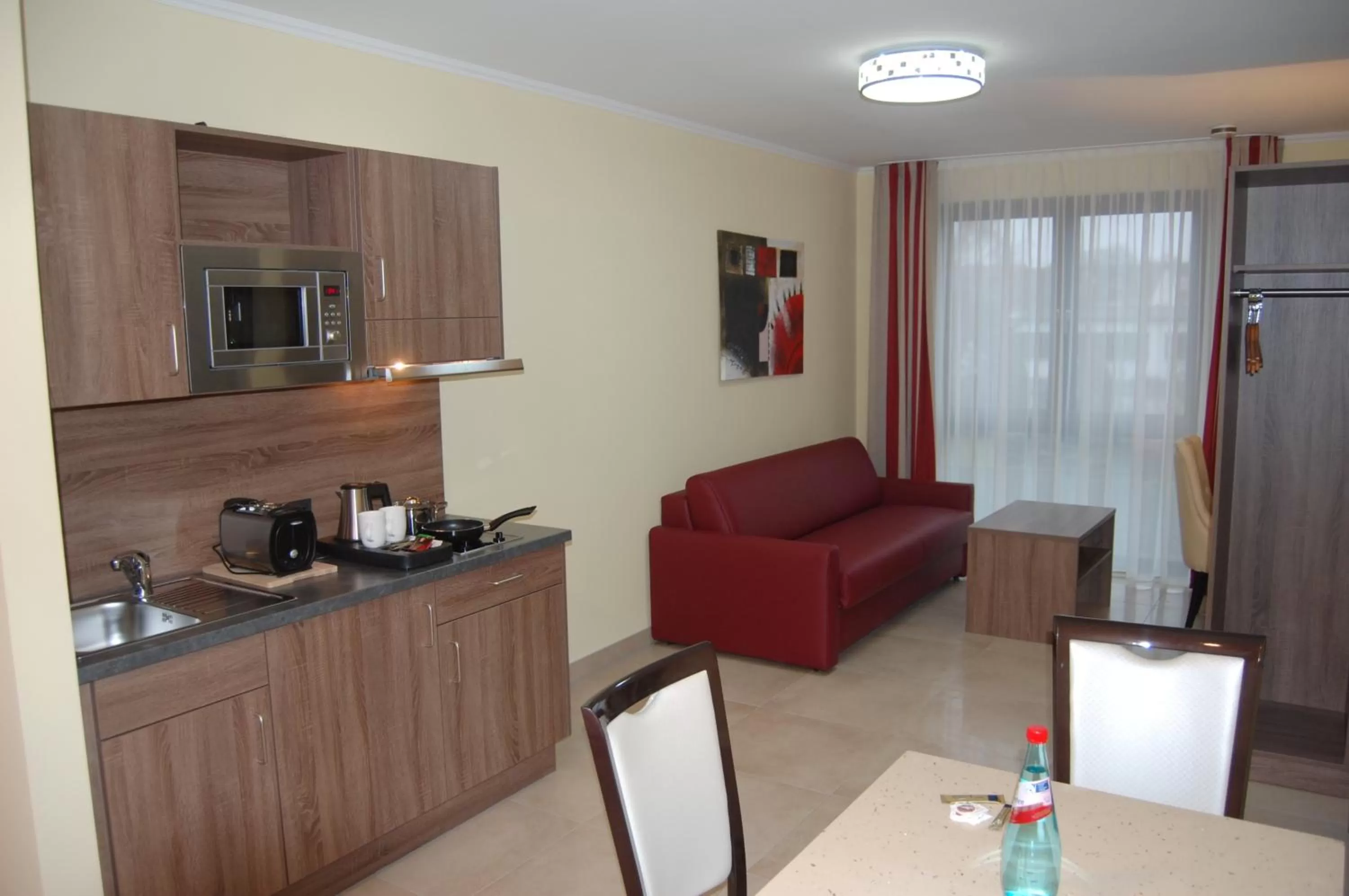 Bed in Naam Hotel & Apartments Frankfurt City-Messe Airport