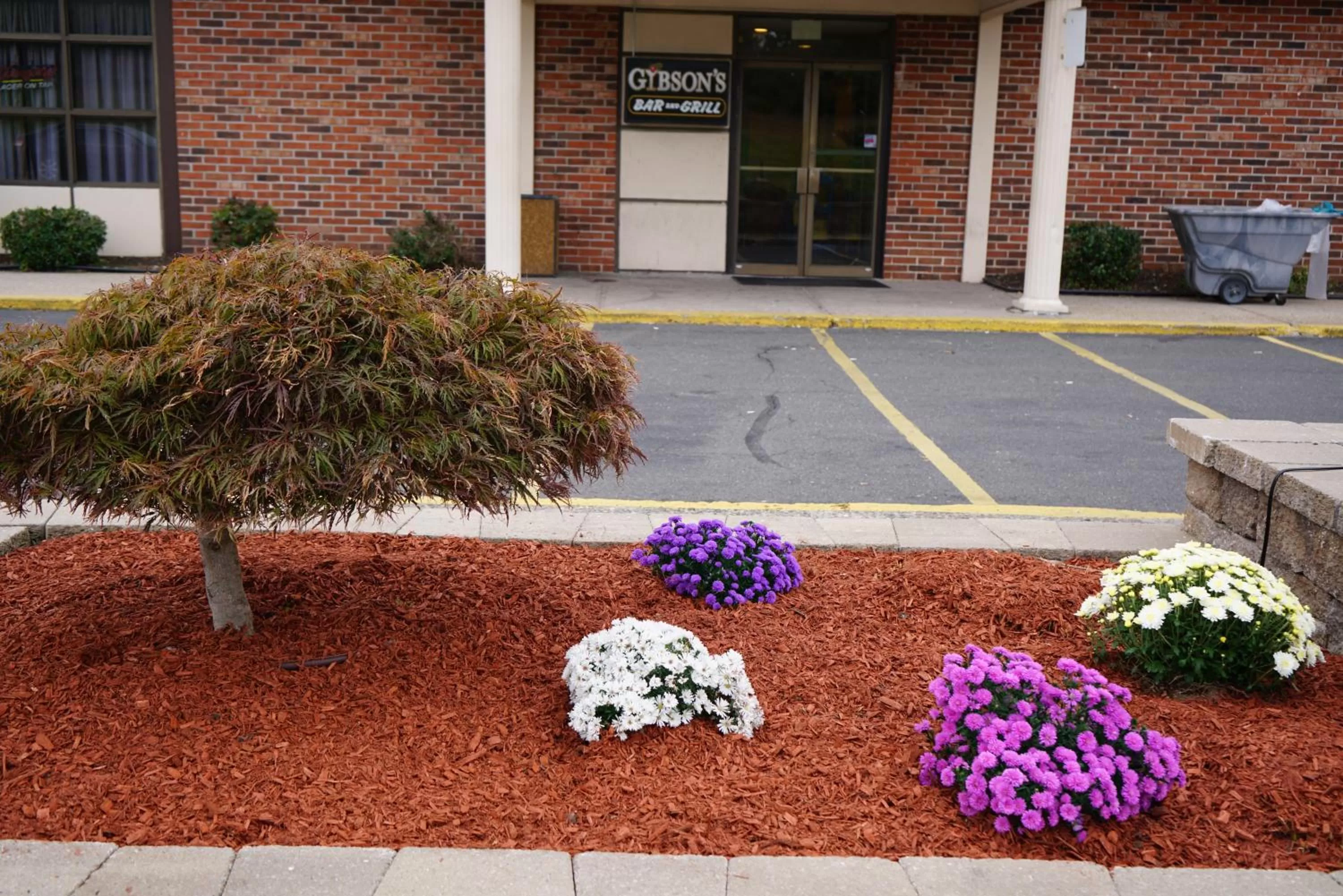 Facade/entrance in Rodeway Inn & Suites East Windsor