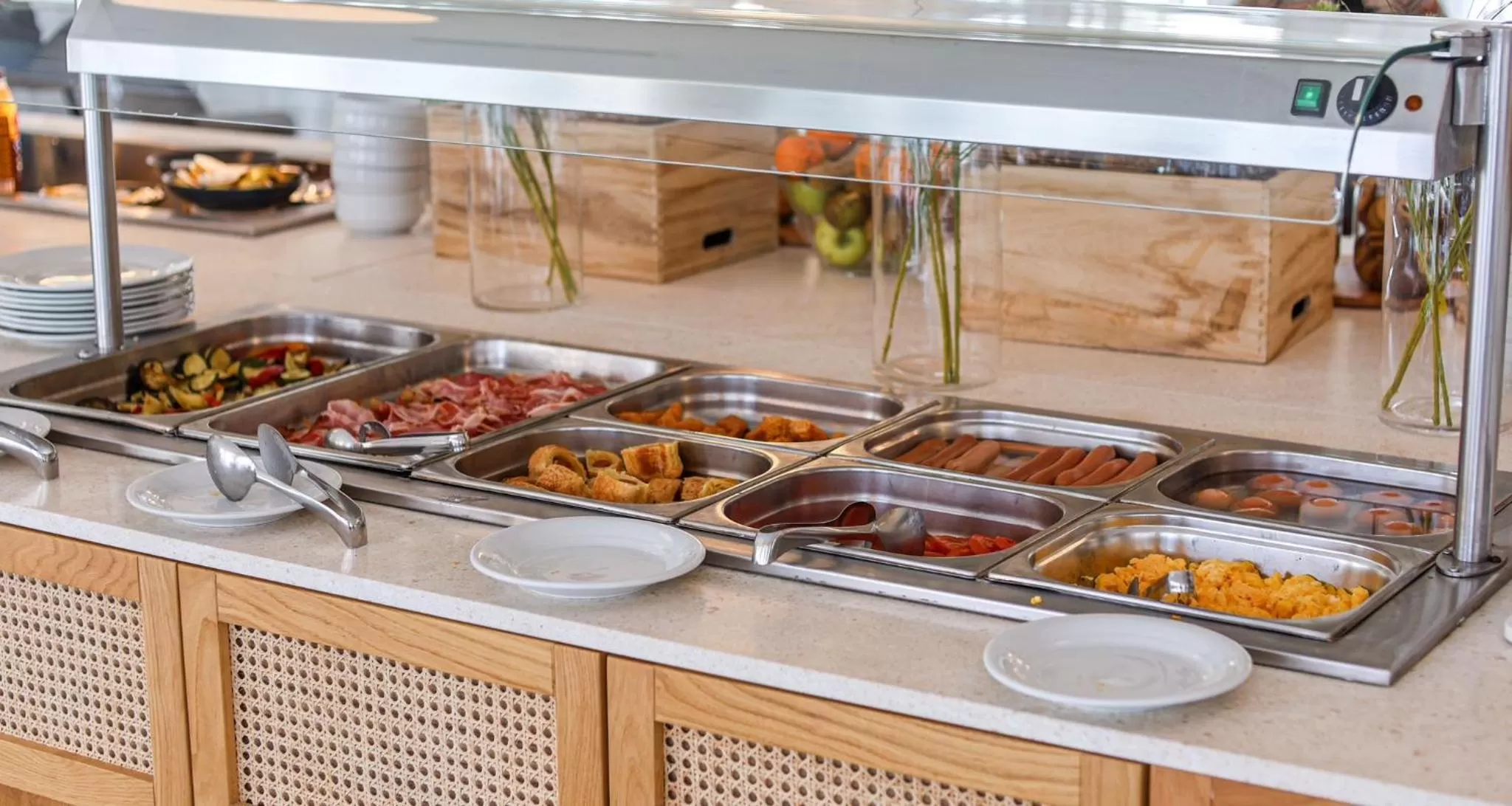 Restaurant/places to eat in Hotel Korkyra