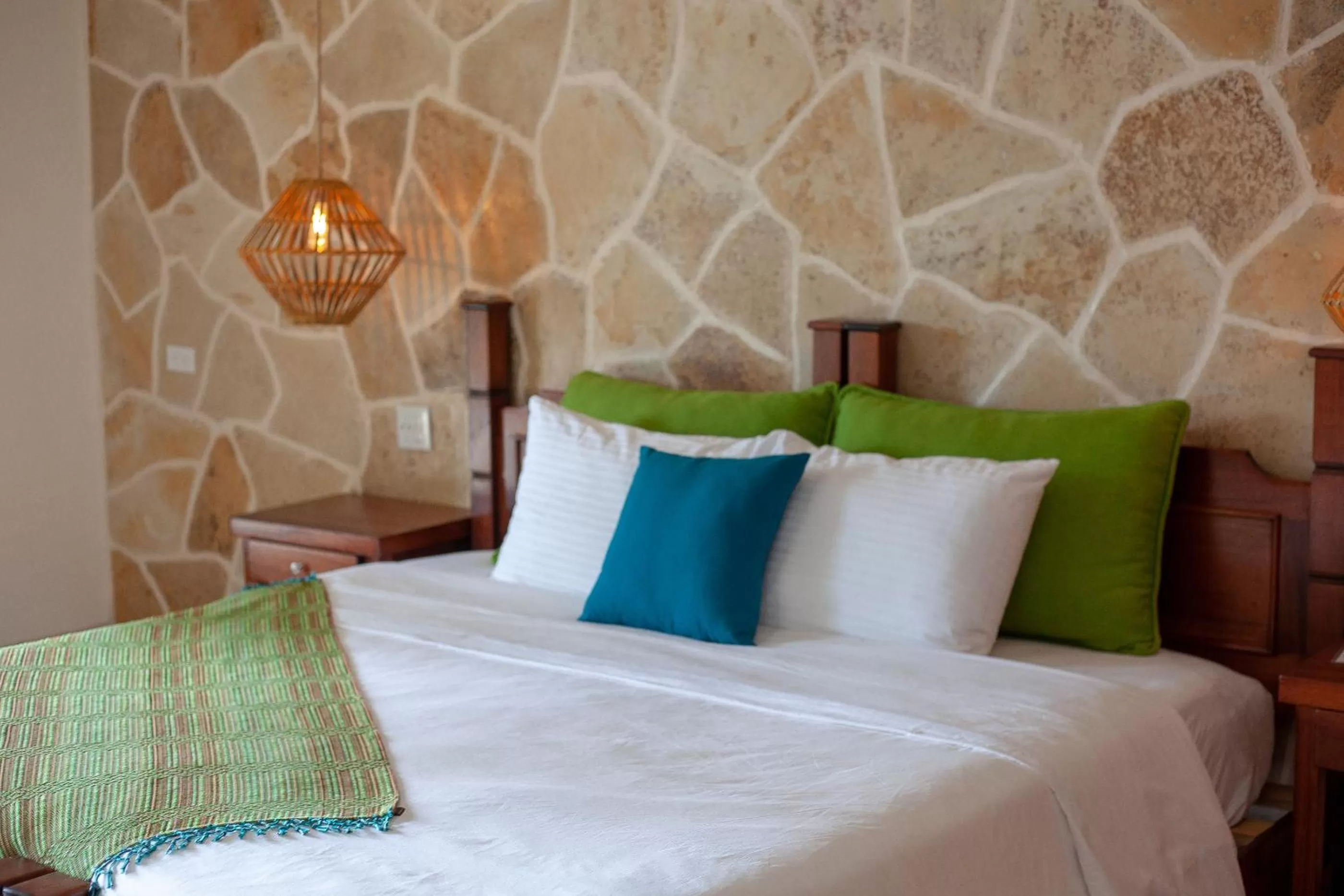 Bedroom, Bed in Sleeping Giant Rainforest Lodge