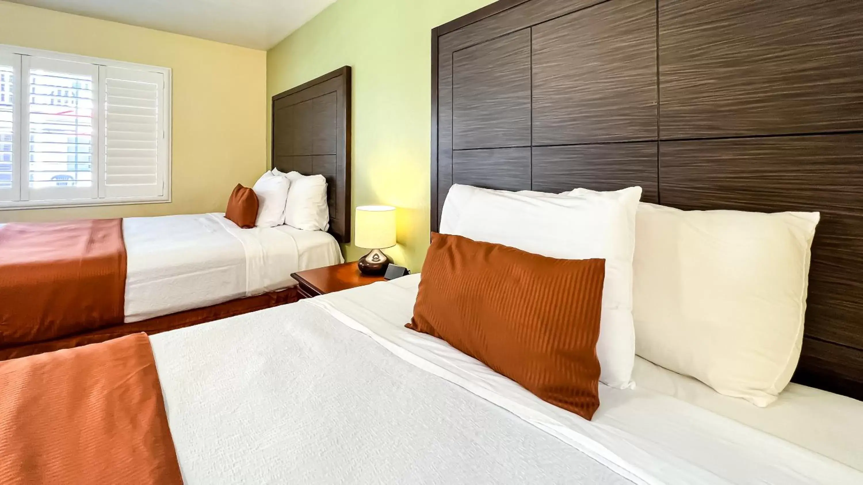 Two Queen Beds - Non-Smoking in The Old West Inn Two Queen Beds - Non-Smoking in The Old West Inn