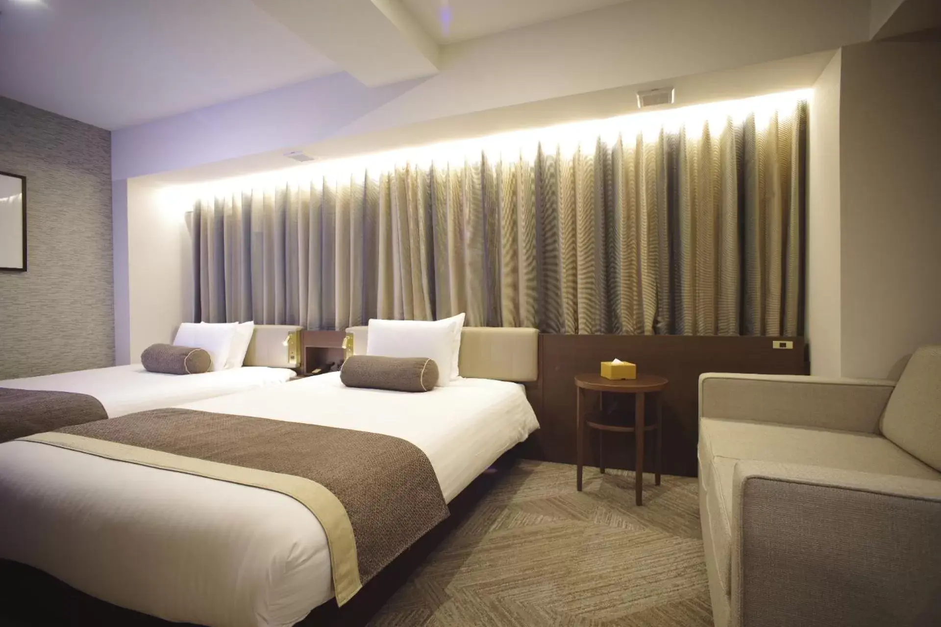 Deluxe Twin Room - single occupancy - Non-Smoking in The Rise Osaka Kitashinchi Deluxe Twin Room - single occupancy - Non-Smoking in The Rise Osaka Kitashinchi