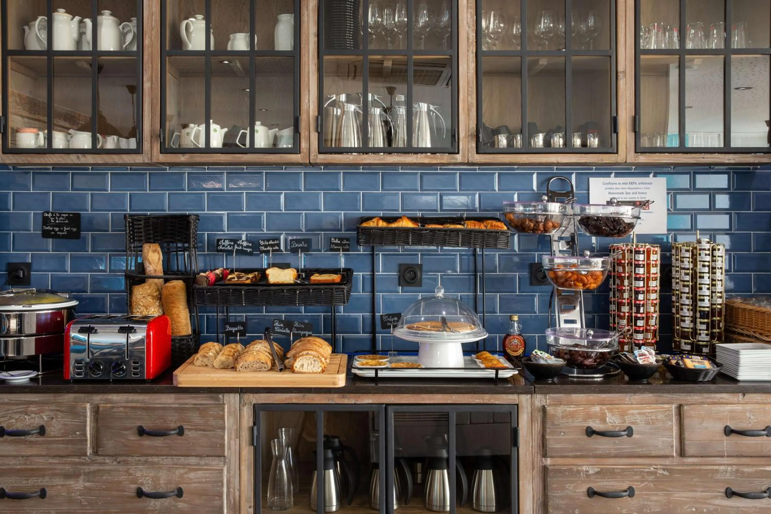 Breakfast in Best Western Plus Hotel Canet-Plage