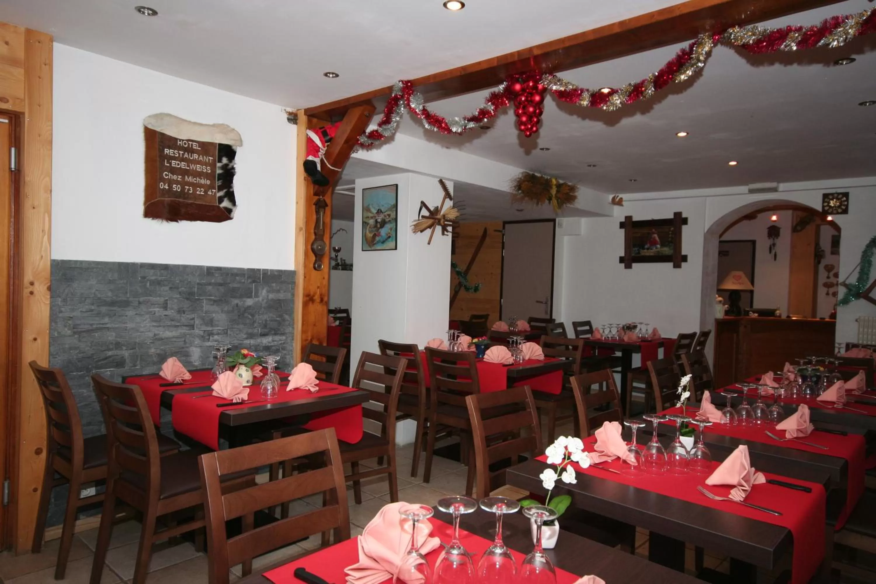 Restaurant/Places to Eat in Hôtel l'Edelweiss