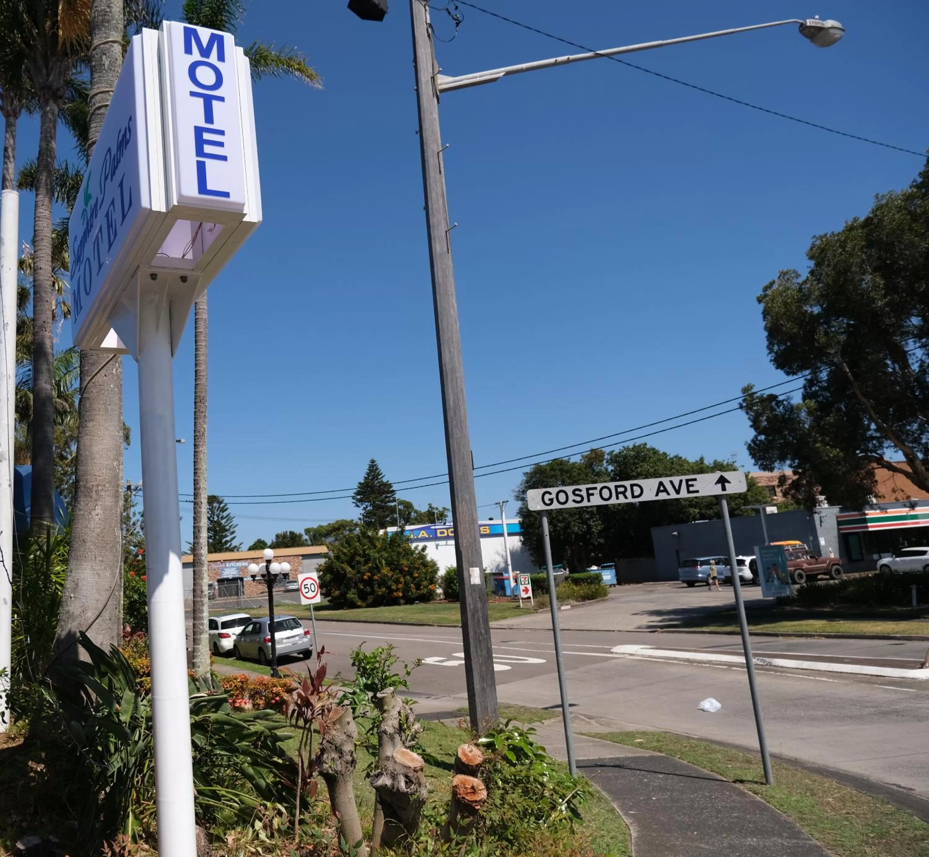Logo/Certificate/Sign in Sapphire Palms Motel