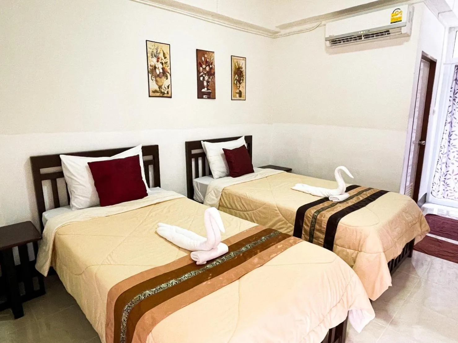 Bed in Rueangrat Hotel