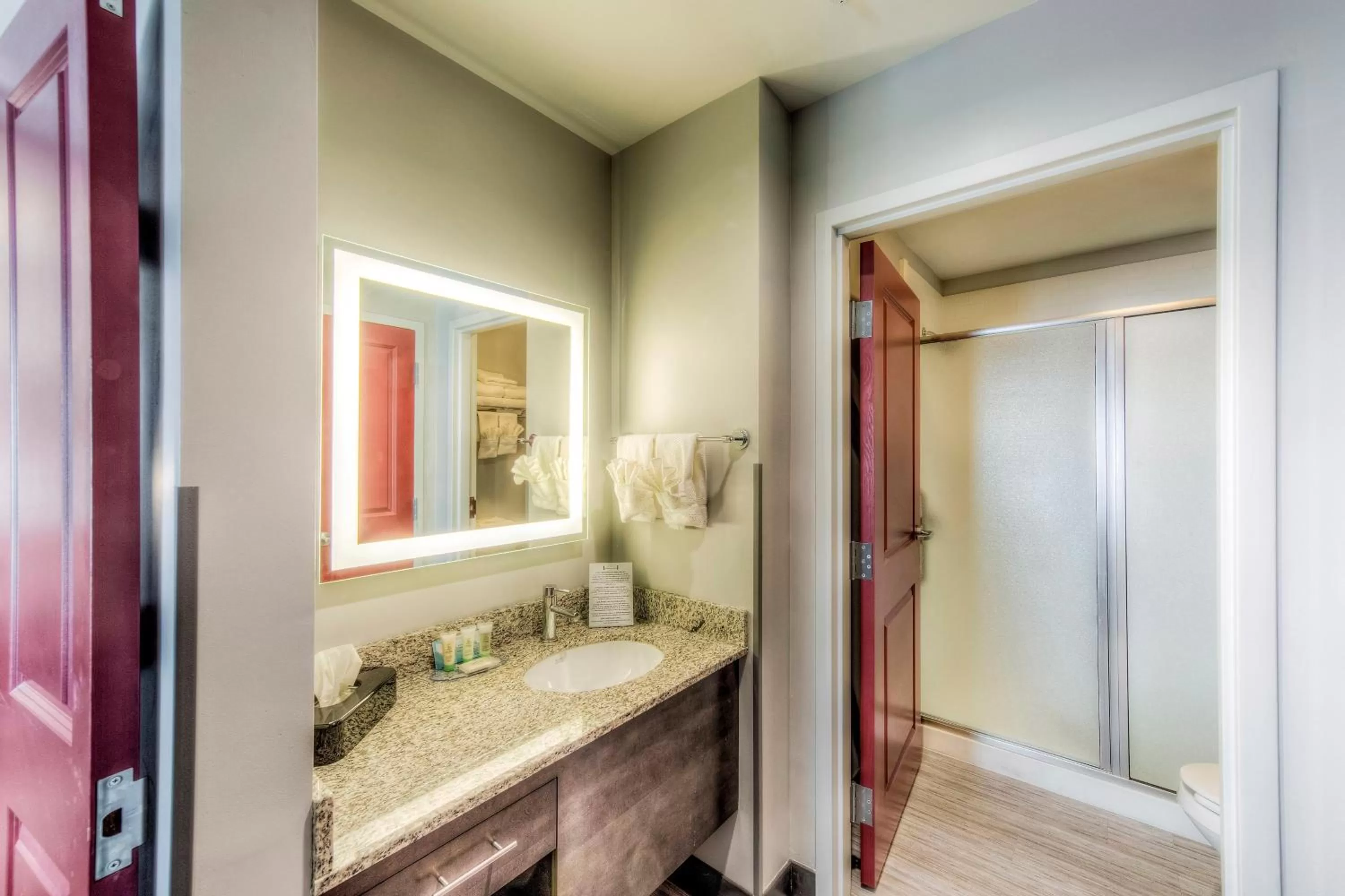 One-Bedroom Queen Room - Disability Access Tran Shower in Staybridge Suites - University Area OSU, an IHG Hotel
